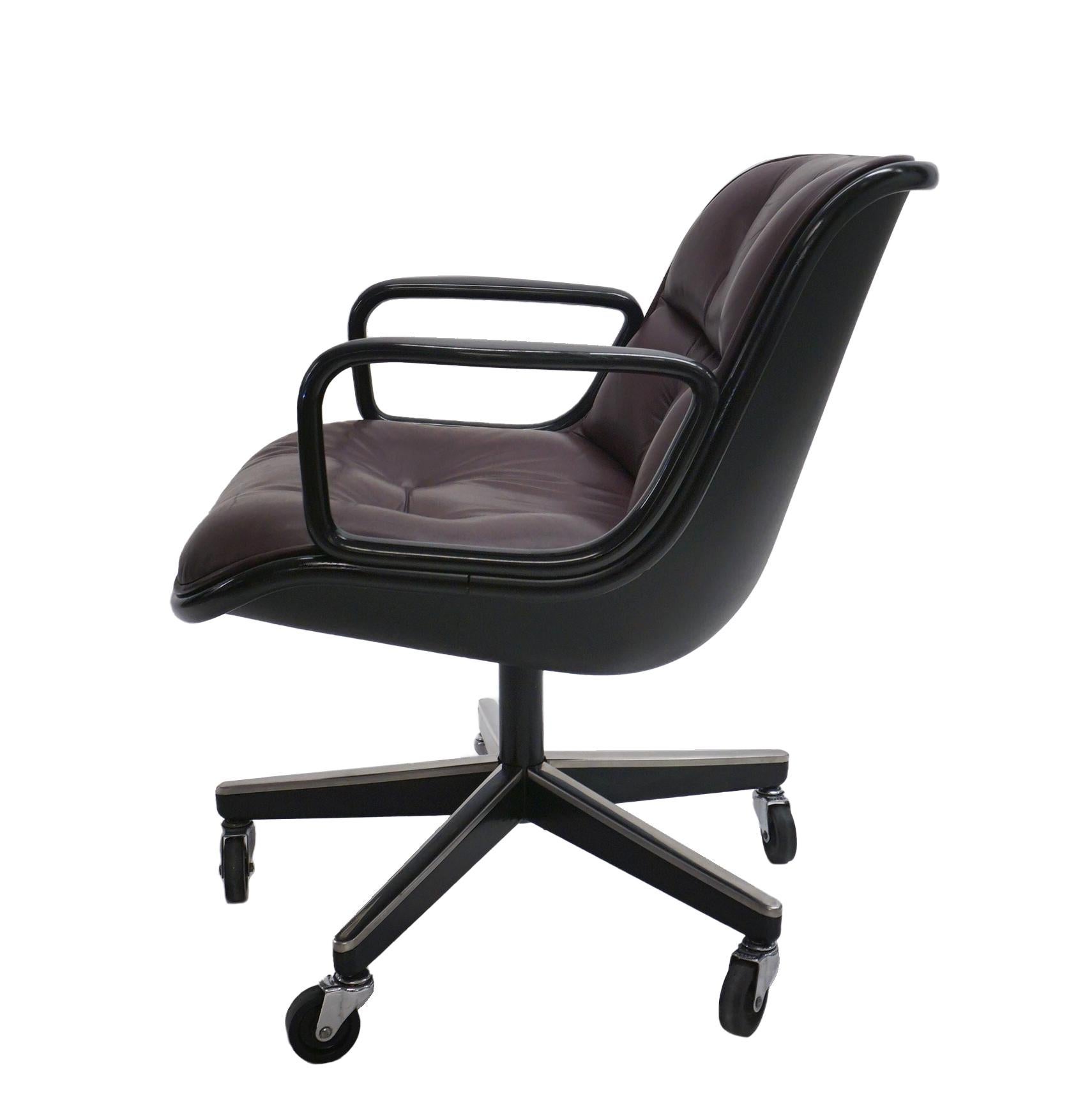 Mid-Century Modern Knoll Pollock Executive Chair in Aubergine Leather, Matte Black Frame For Sale