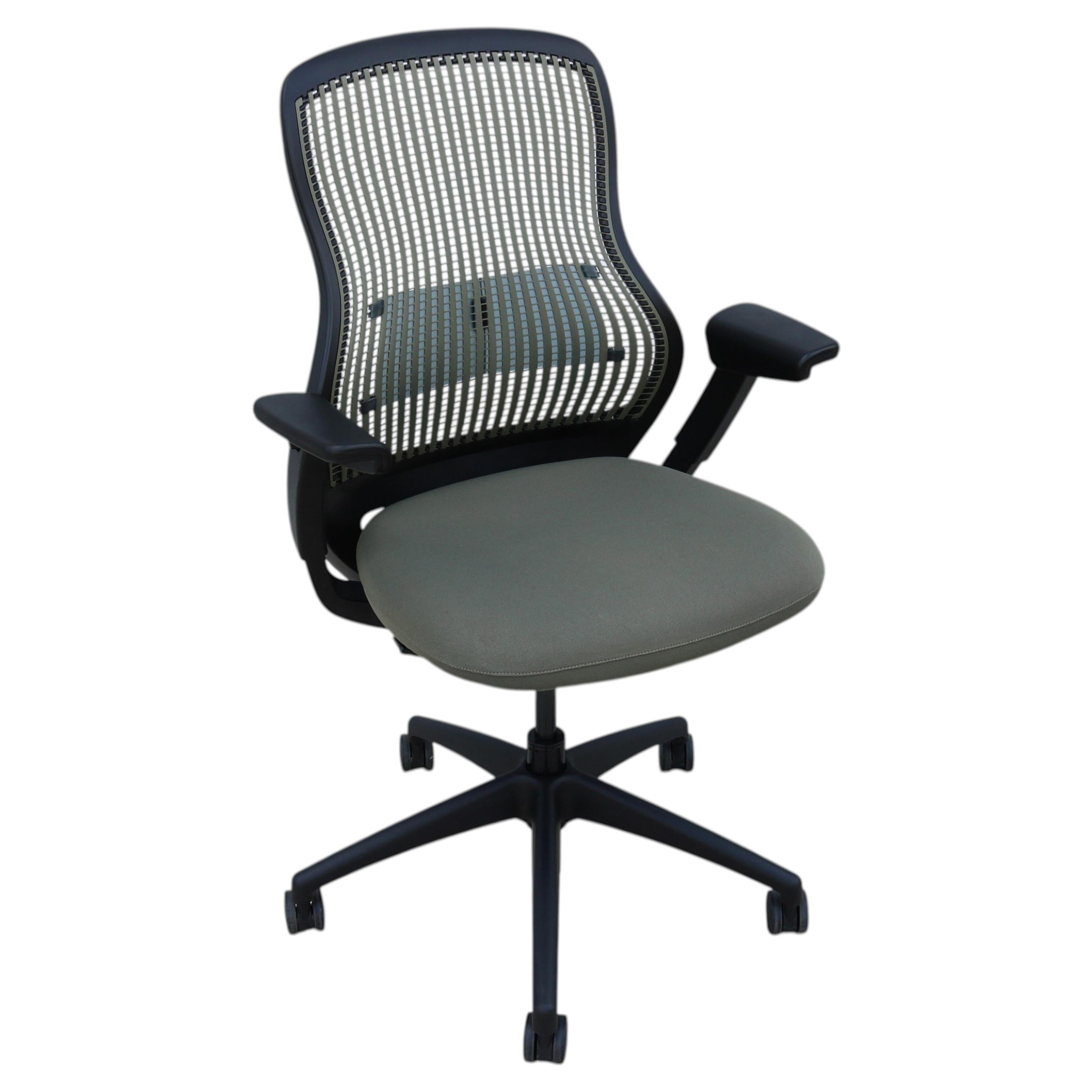 Knoll ReGeneration Ergonomic Office Desk Chair Fully Adjustable in Green Fabric For Sale