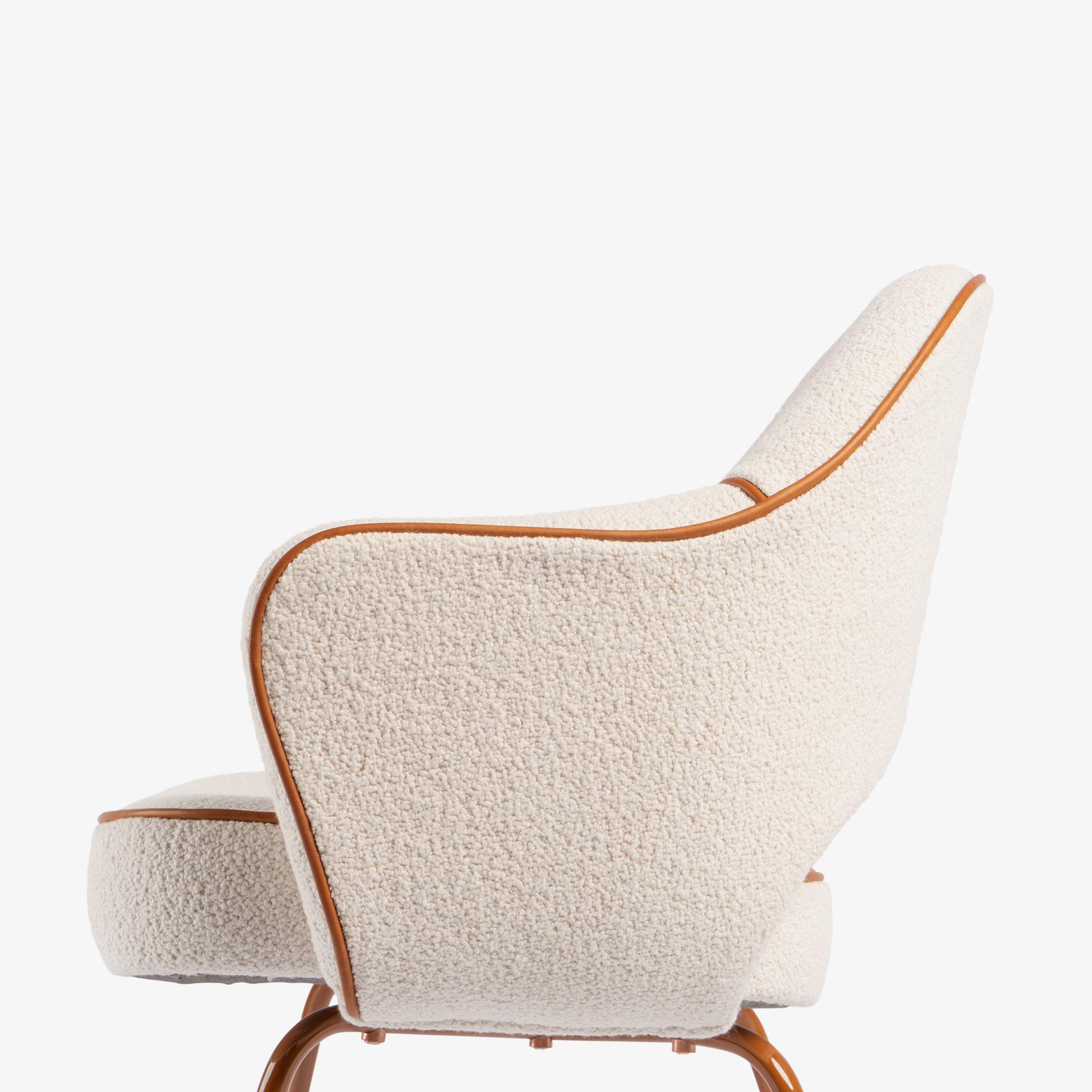Poltrone direzionali Knoll Saarinen in pelle Bouclé e Terracotta e ferramenta in vendita 5