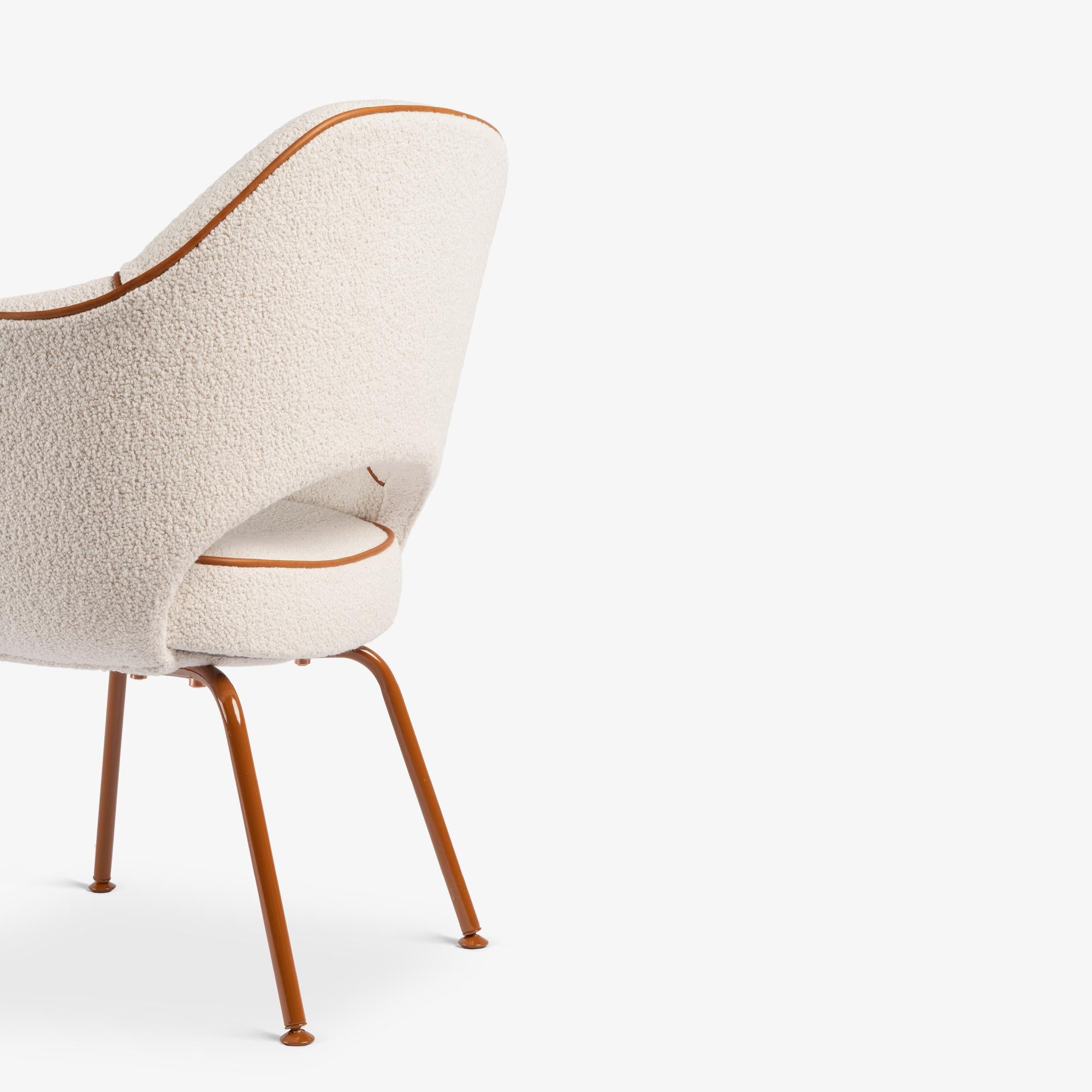 Poltrone direzionali Knoll Saarinen in pelle Bouclé e Terracotta e ferramenta in vendita 6