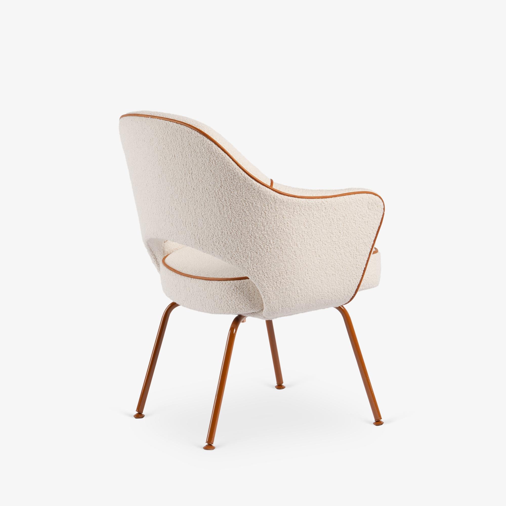 Americano Poltrone direzionali Knoll Saarinen in pelle Bouclé e Terracotta e ferramenta in vendita
