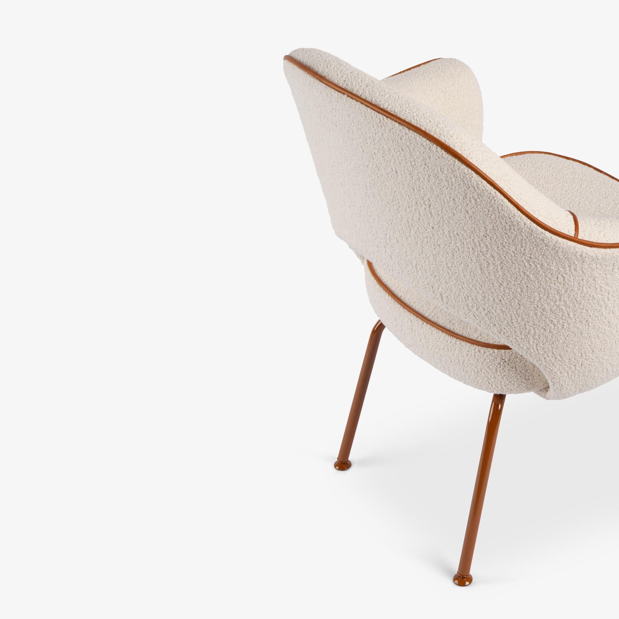Poltrone direzionali Knoll Saarinen in pelle Bouclé e Terracotta e ferramenta In condizioni buone in vendita a Stamford, CT