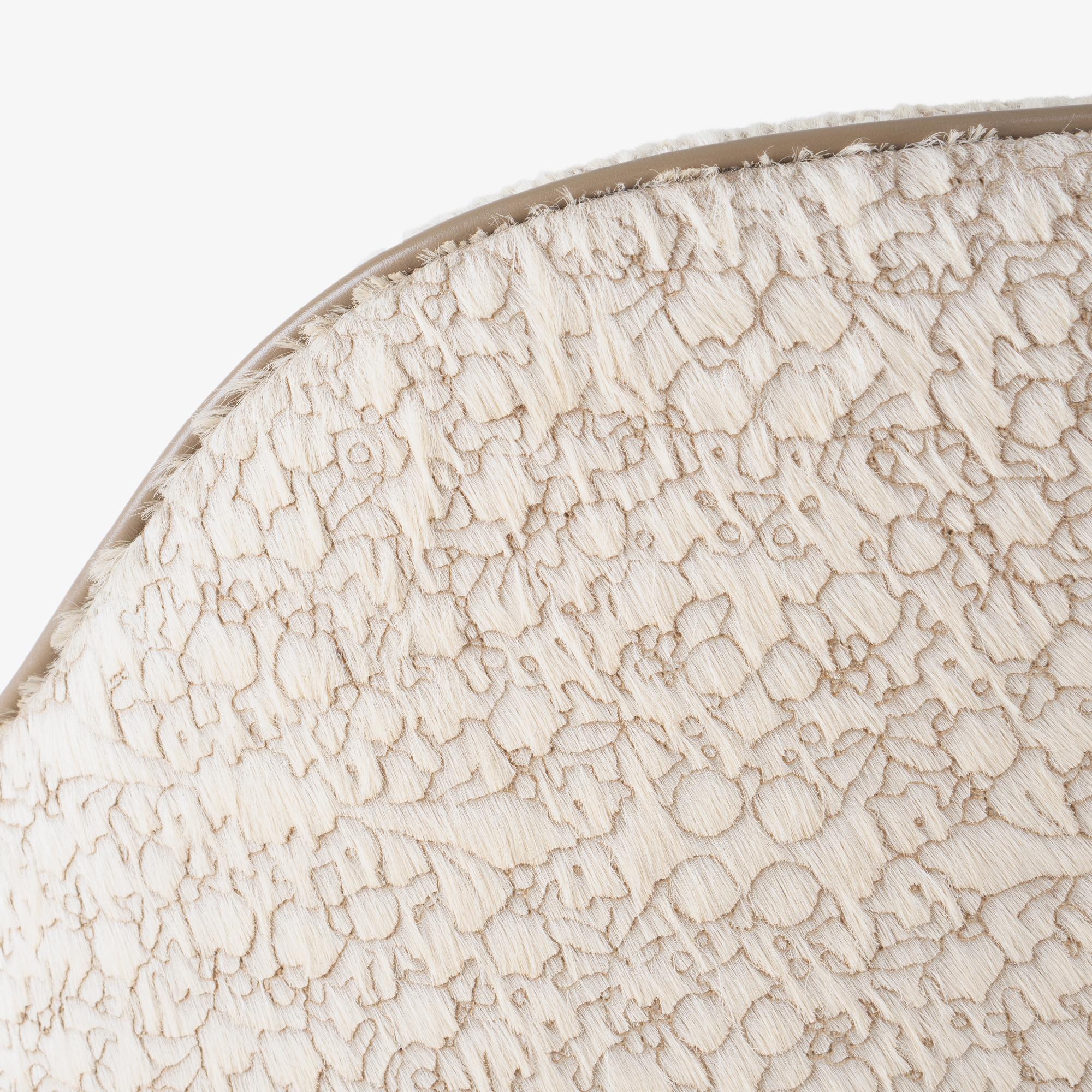 Poltrone direzionali Knoll Saarinen in pelo di Edelman inciso su cuoio, coppia in vendita 4