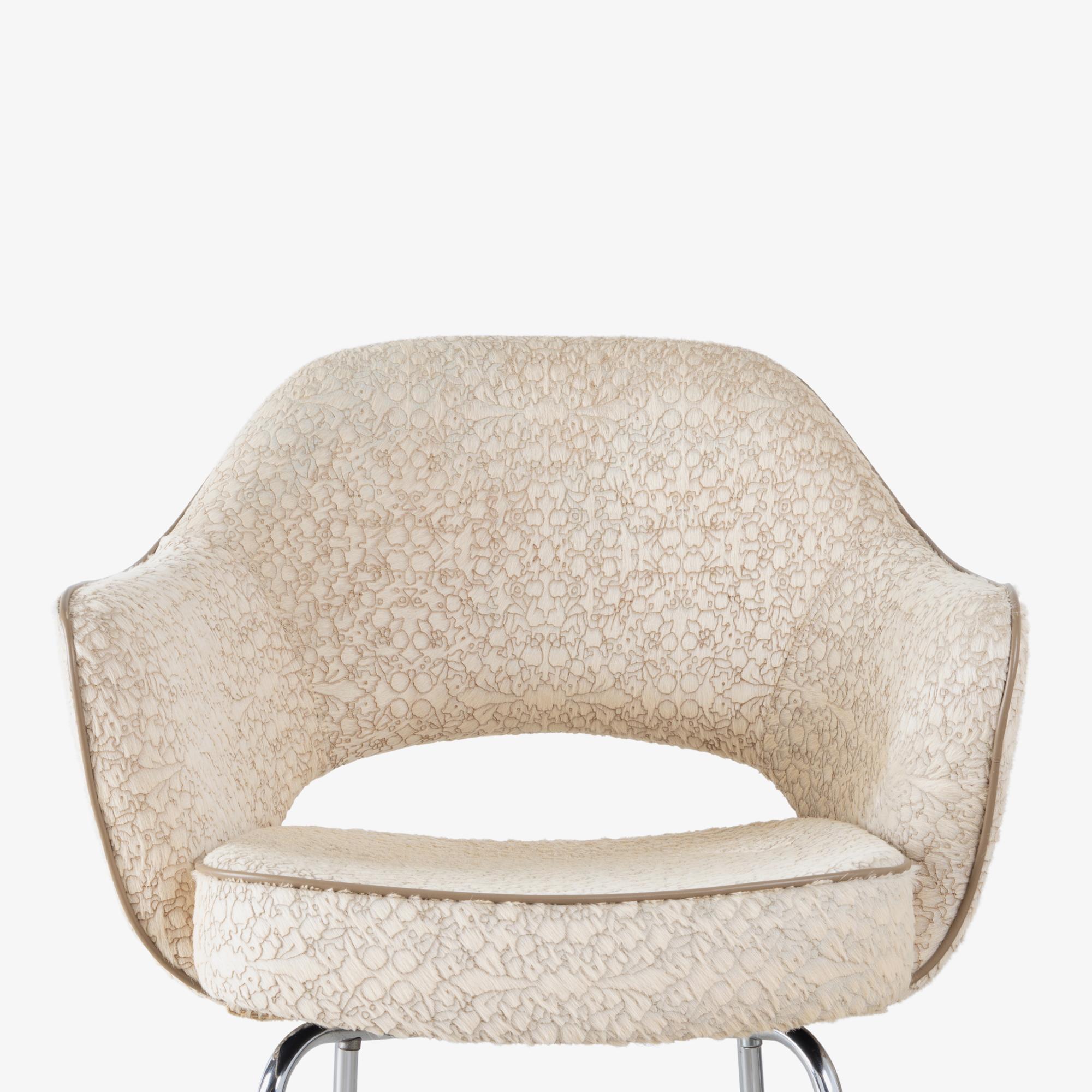 Poltrone direzionali Knoll Saarinen in pelo di Edelman inciso su cuoio, coppia In condizioni discrete in vendita a Stamford, CT