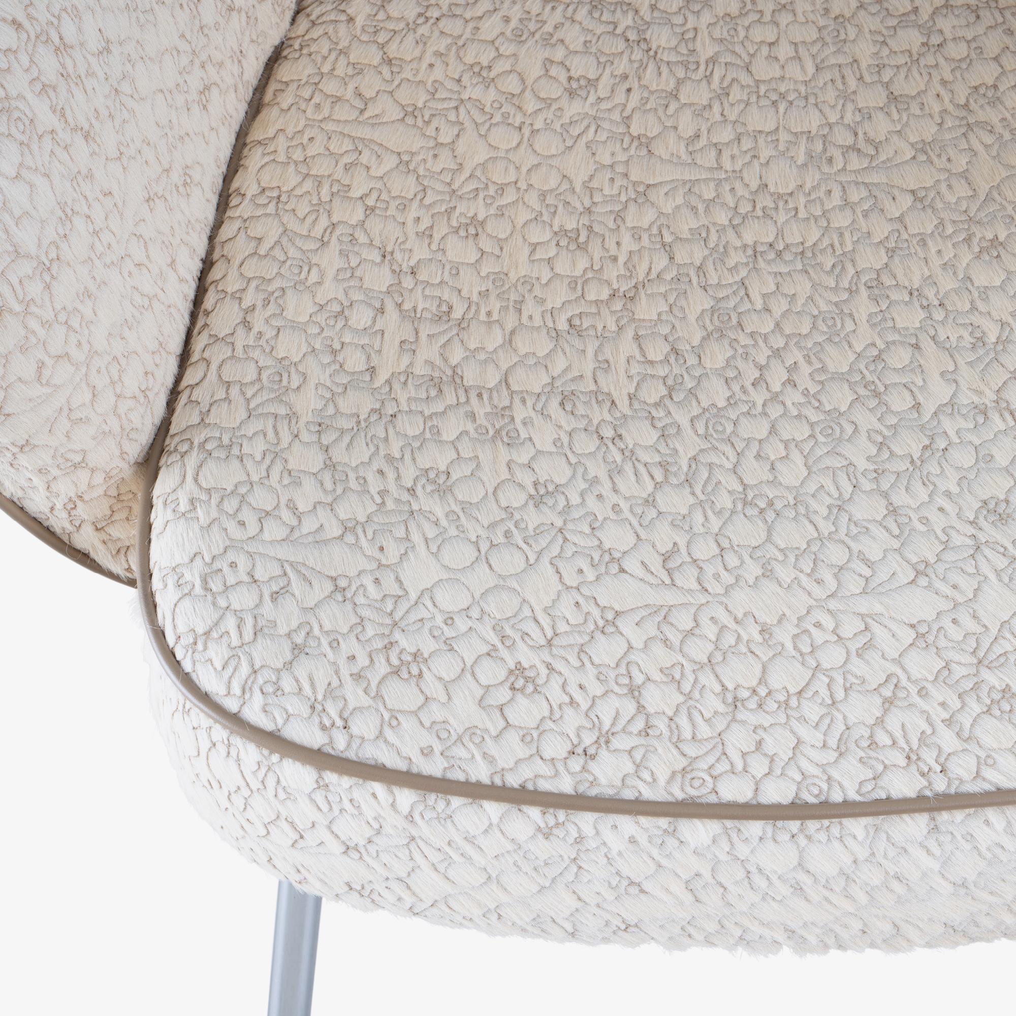 Pelliccia Poltrone direzionali Knoll Saarinen in pelo di Edelman inciso su cuoio, coppia in vendita