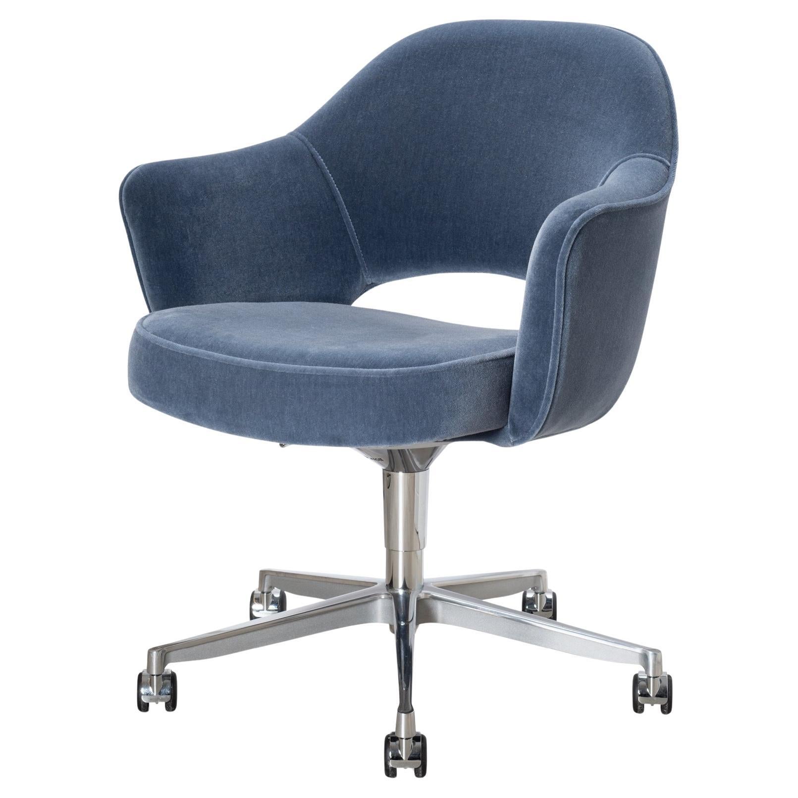 Silla de escritorio Knoll Saarinen Executive en mohair azul pizarra, base giratoria