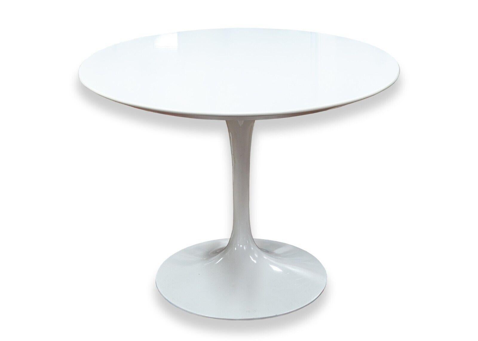 20th Century Knoll Saarinen Mid Century Modern White and Red Tulip Dining Table and Chair Set