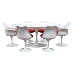 Ensemble table de salle à manger et chaise Tulipe blanche et rouge de Knoll Saarinen, mi-siècle moderne