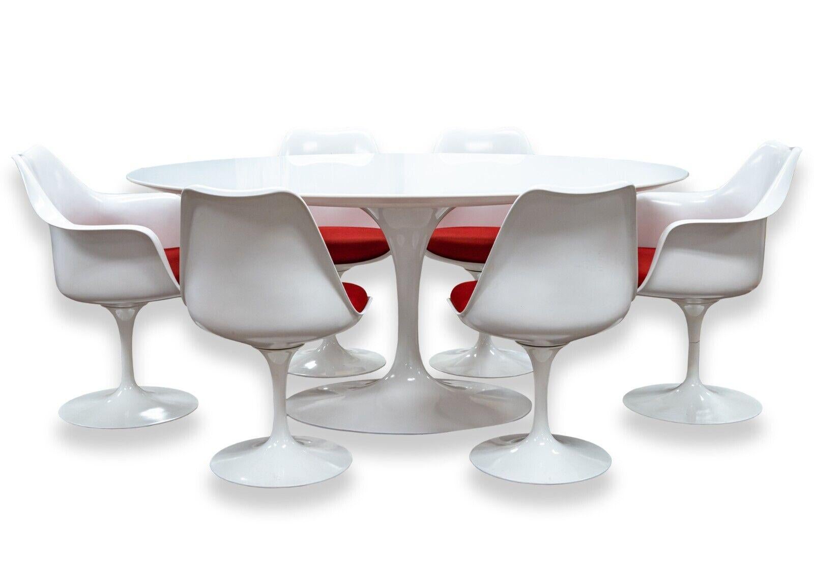 20th Century Knoll Saarinen Mid Century Modern White Oval Tulip Dining Table