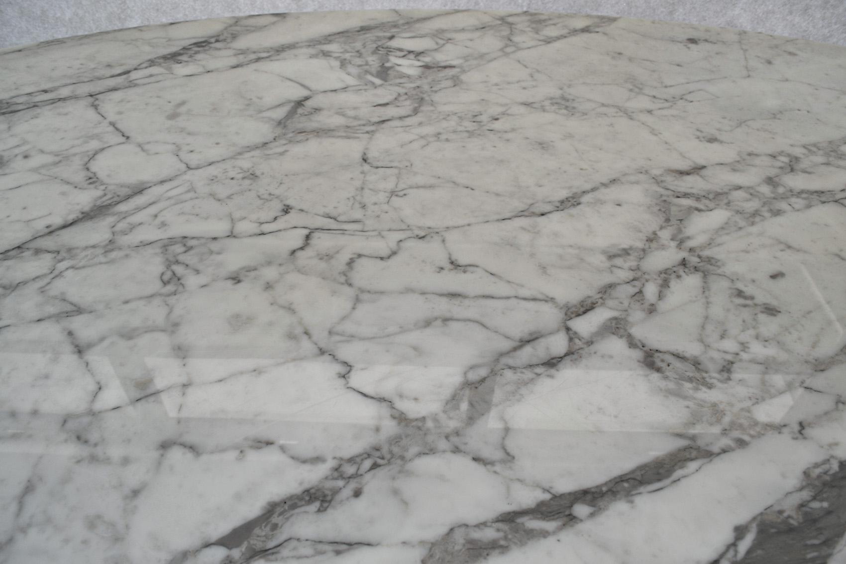 Aluminum Knoll Saarinen Oval Carrara Marble Top Pedestal Dining Table 96
