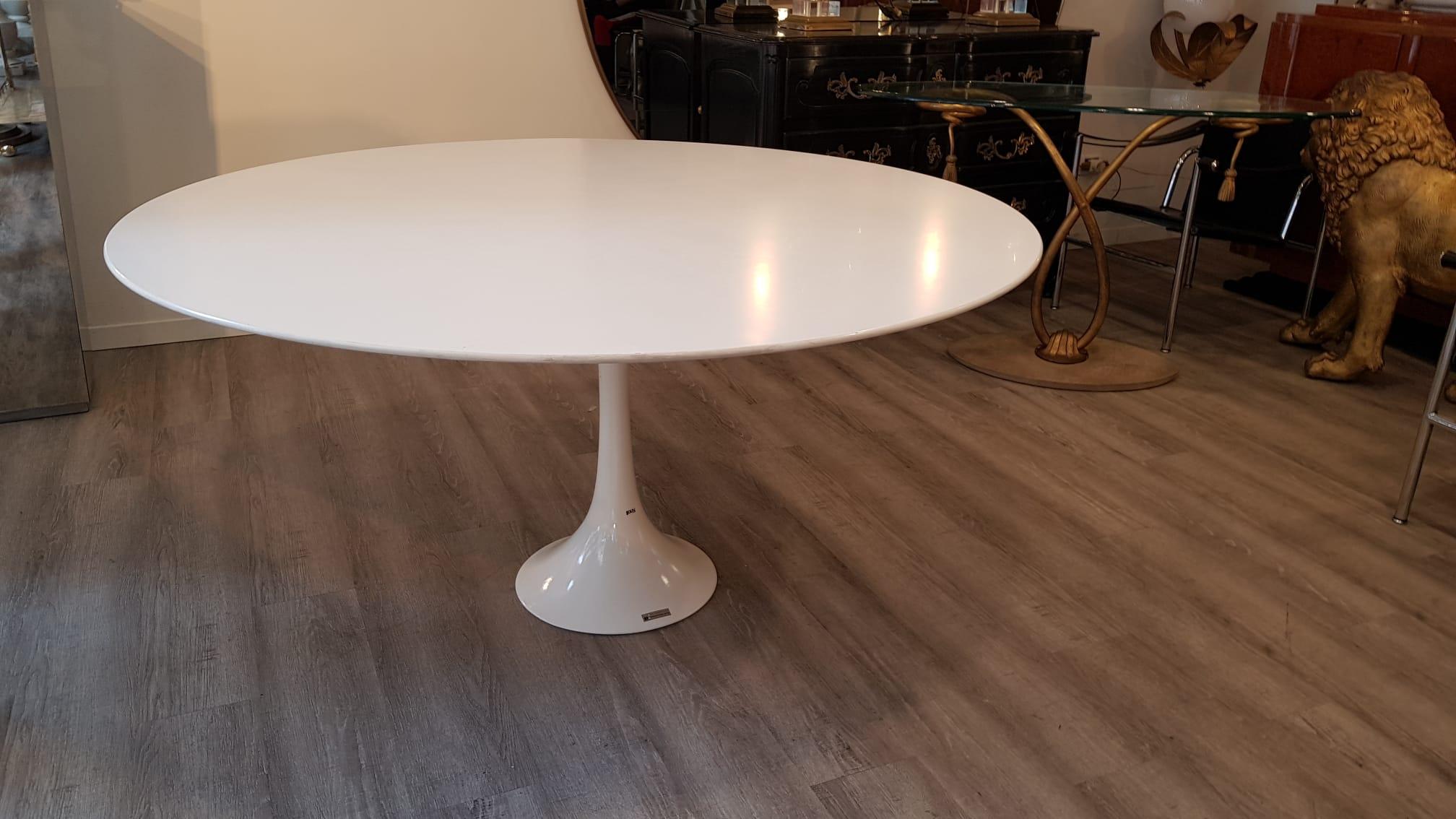 Italian Knoll Saarinen Pedestal White Laminated Table