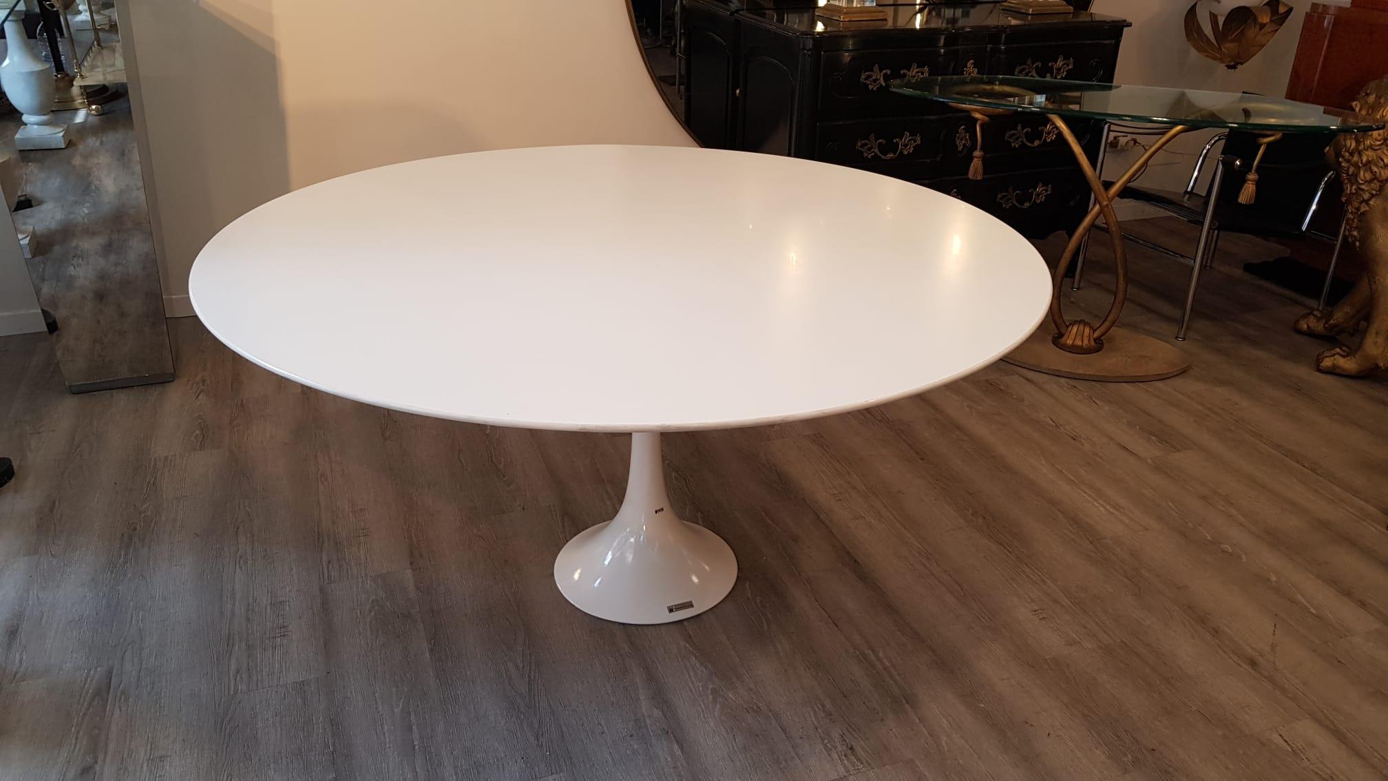 20th Century Knoll Saarinen Pedestal White Laminated Table