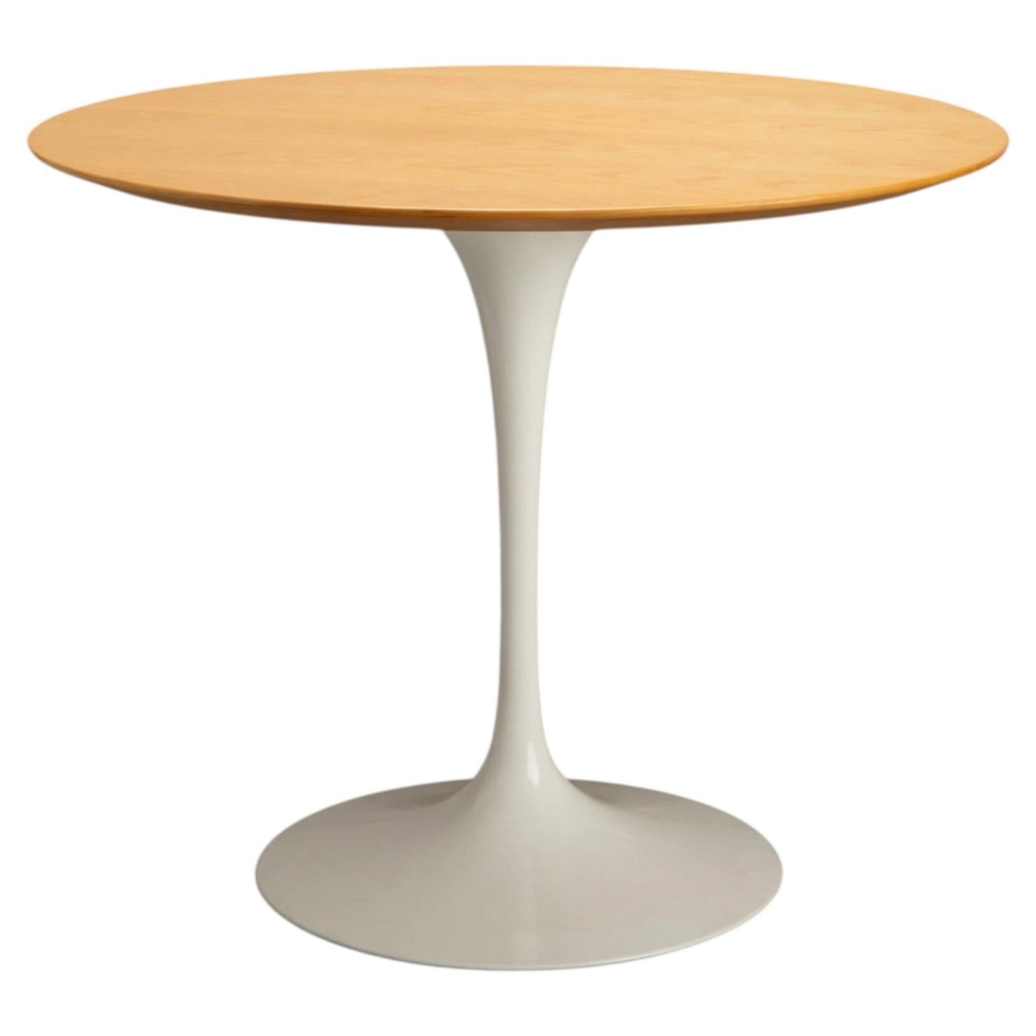 Knoll Saarinen Round Tulip Pedestal Dining Foyer Table in Light Oak