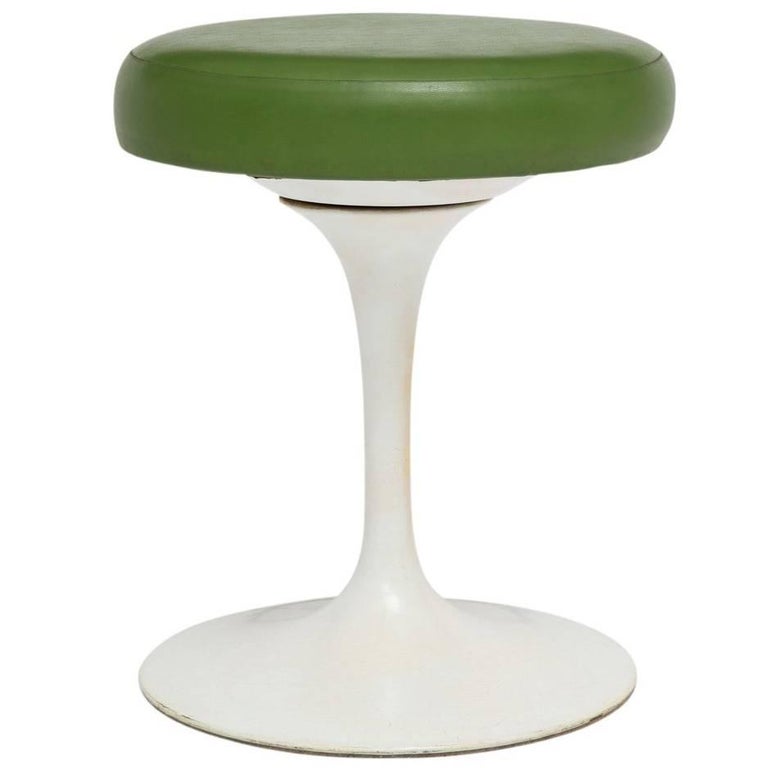 Knoll Saarinen Stool Swivel Green Signed, USA,1970s For Sale at 1stdibs