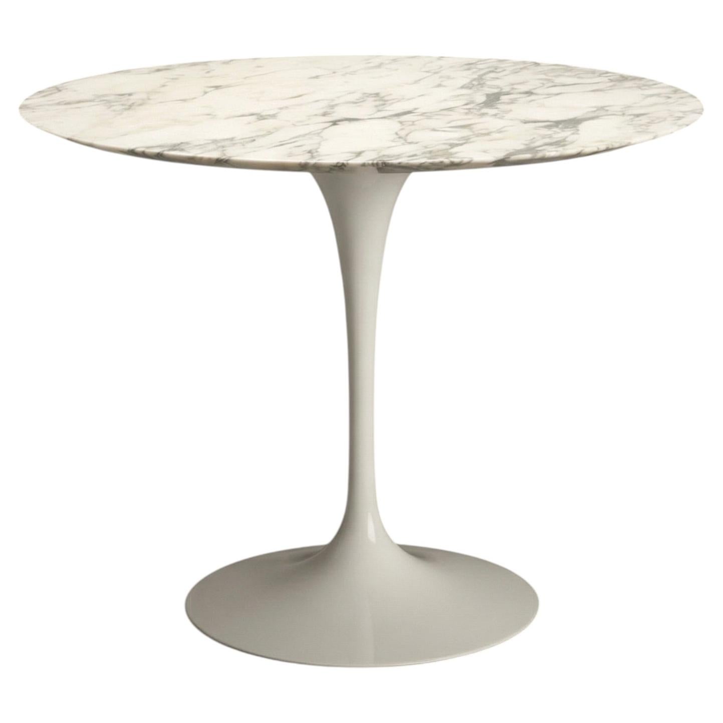 Knoll Saarinen Tulip Pedestal Dining Foyer Table in Arabescato Marble