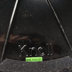 Knoll & Saarinen: Tulip Swivel Armchair