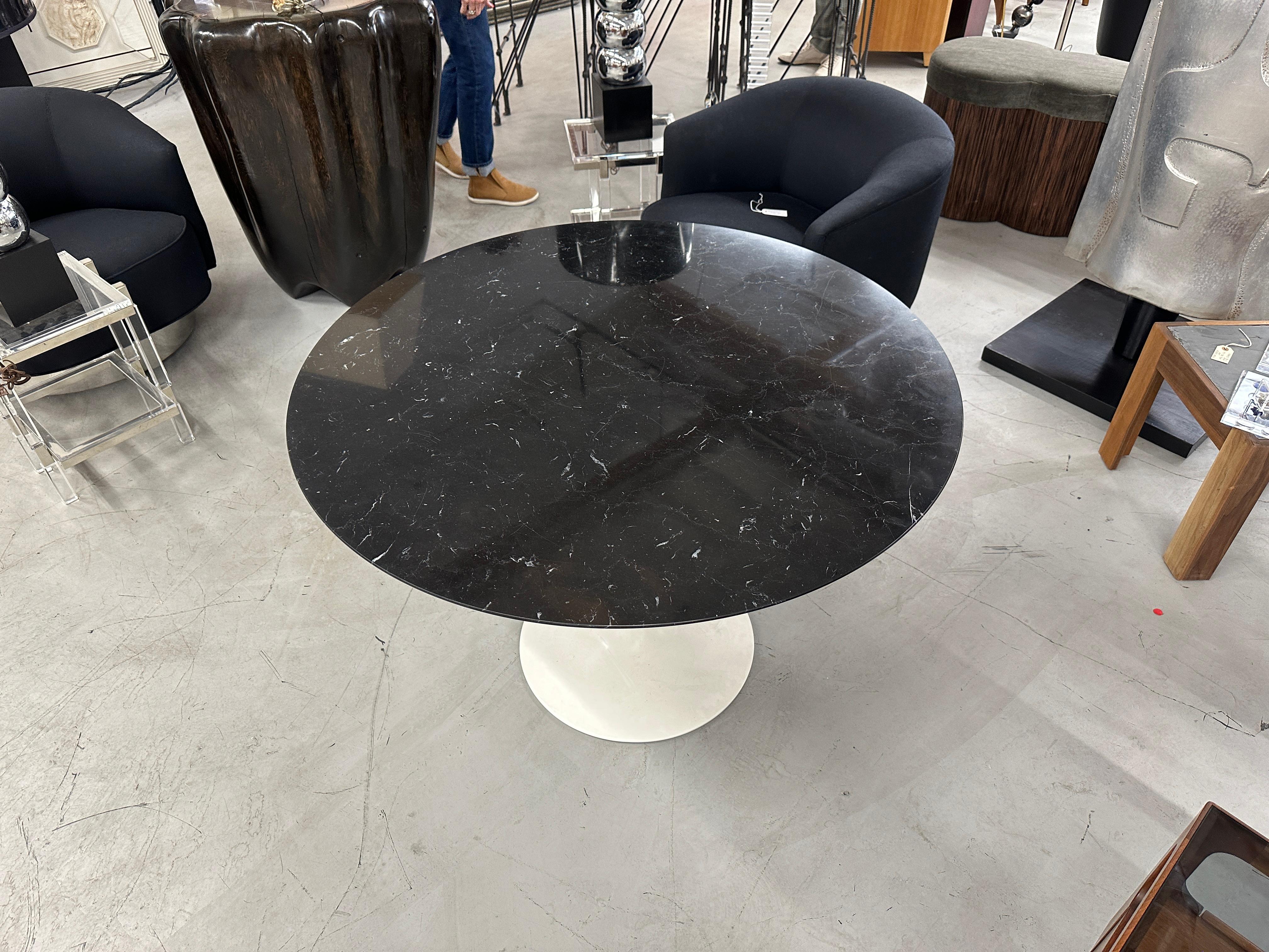 American Knoll Saarinen Tulip Table with Black Marble For Sale