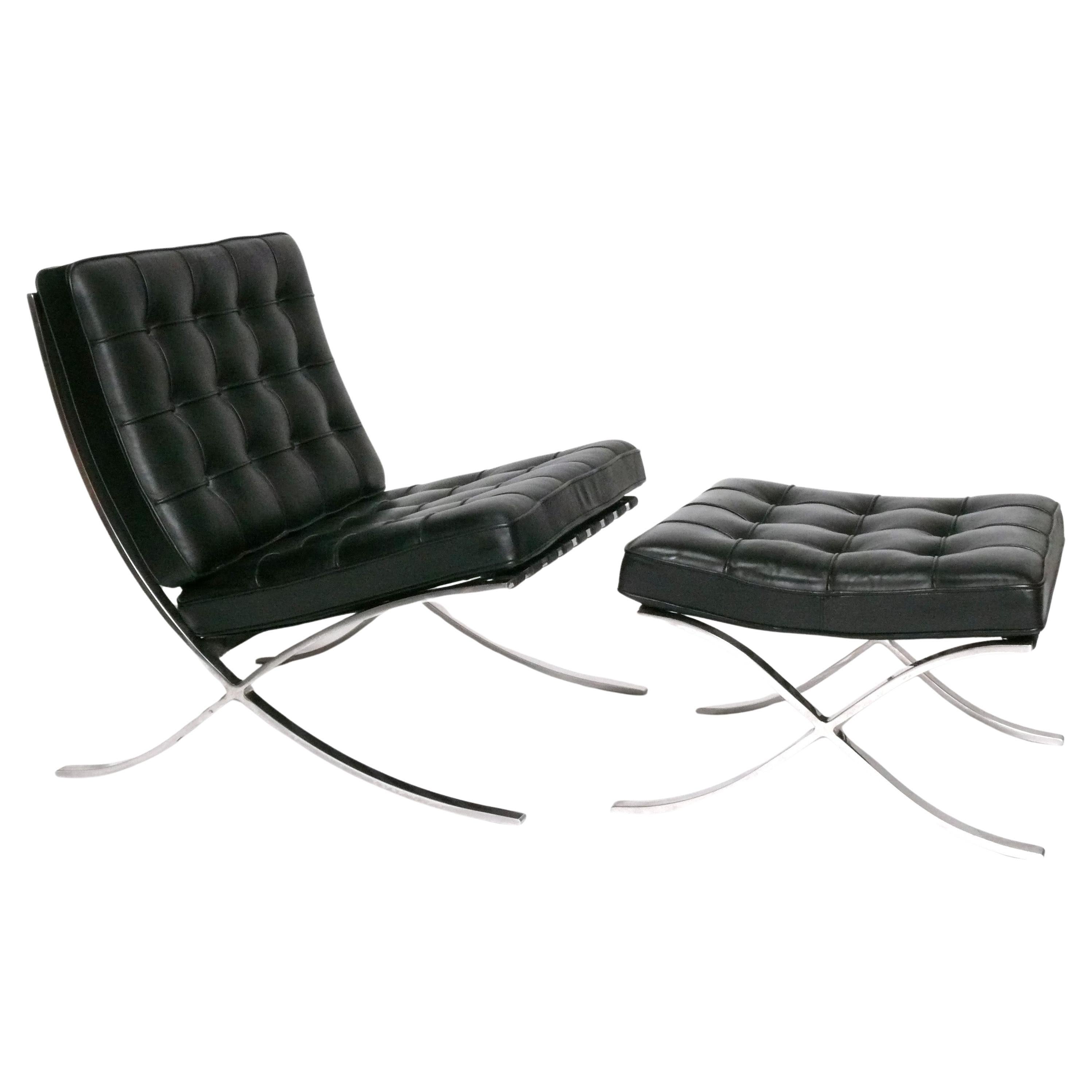 Knoll Signed Barcelona Chair and Ottoman by Mies van der Rohe Mid Century Modern (Chaise et Ottoman Barcelone signés par Mies van der Rohe)