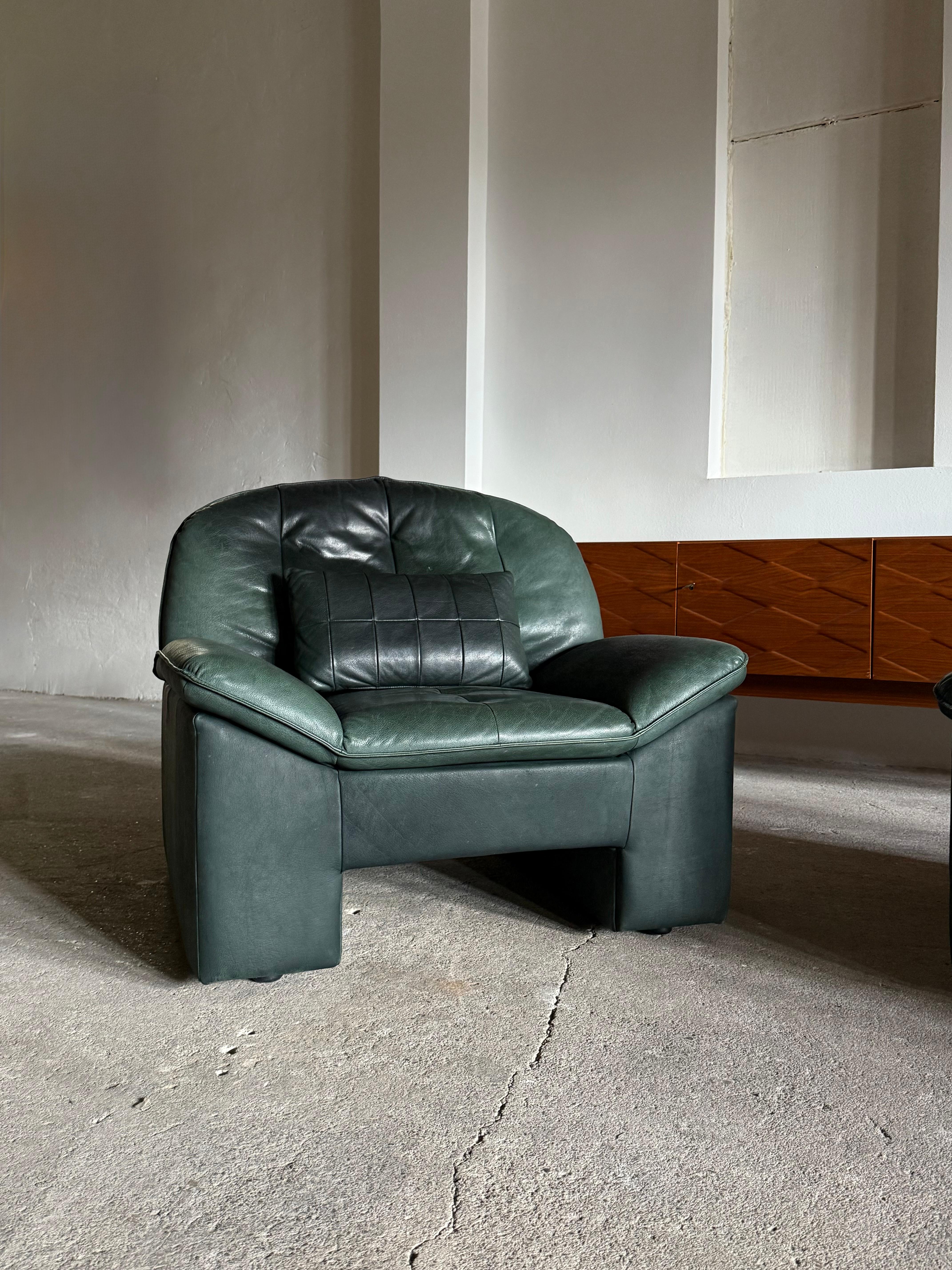 KNOLL SITZMÖBEL BRUTALIST ARMCHAIR & SOFA SET THÉRAS VERT ÉPAISSE, ALLEMAGNE Années 1980 en vente 7