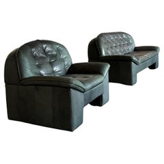 KNOLL SITZMÖBEL BRUTALIST ARMCHAIR 
SOFA SET THÉRAS VERT ÉPAISSE, ALLEMAGNE Années 1980