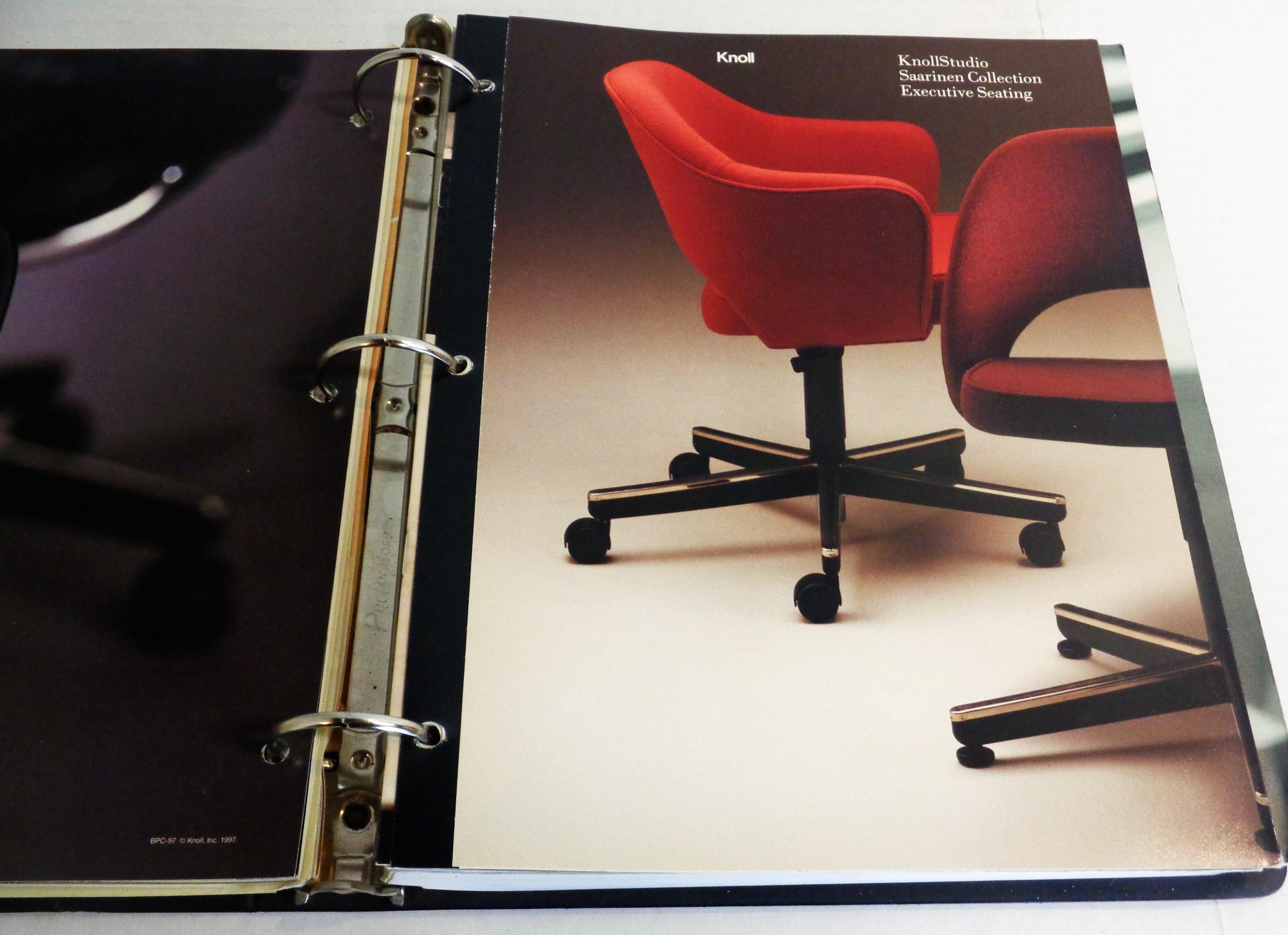 Knoll Studio Collection - Binder - Catalogues - Price List - Year 2000 For Sale 3
