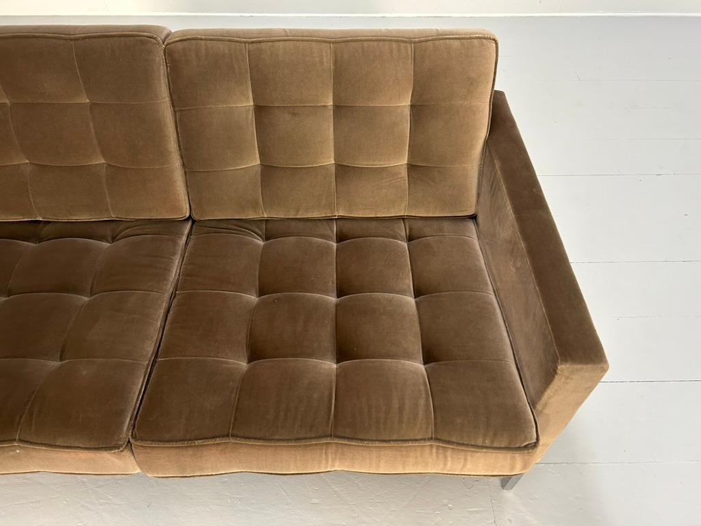 Contemporary Knoll Studio 