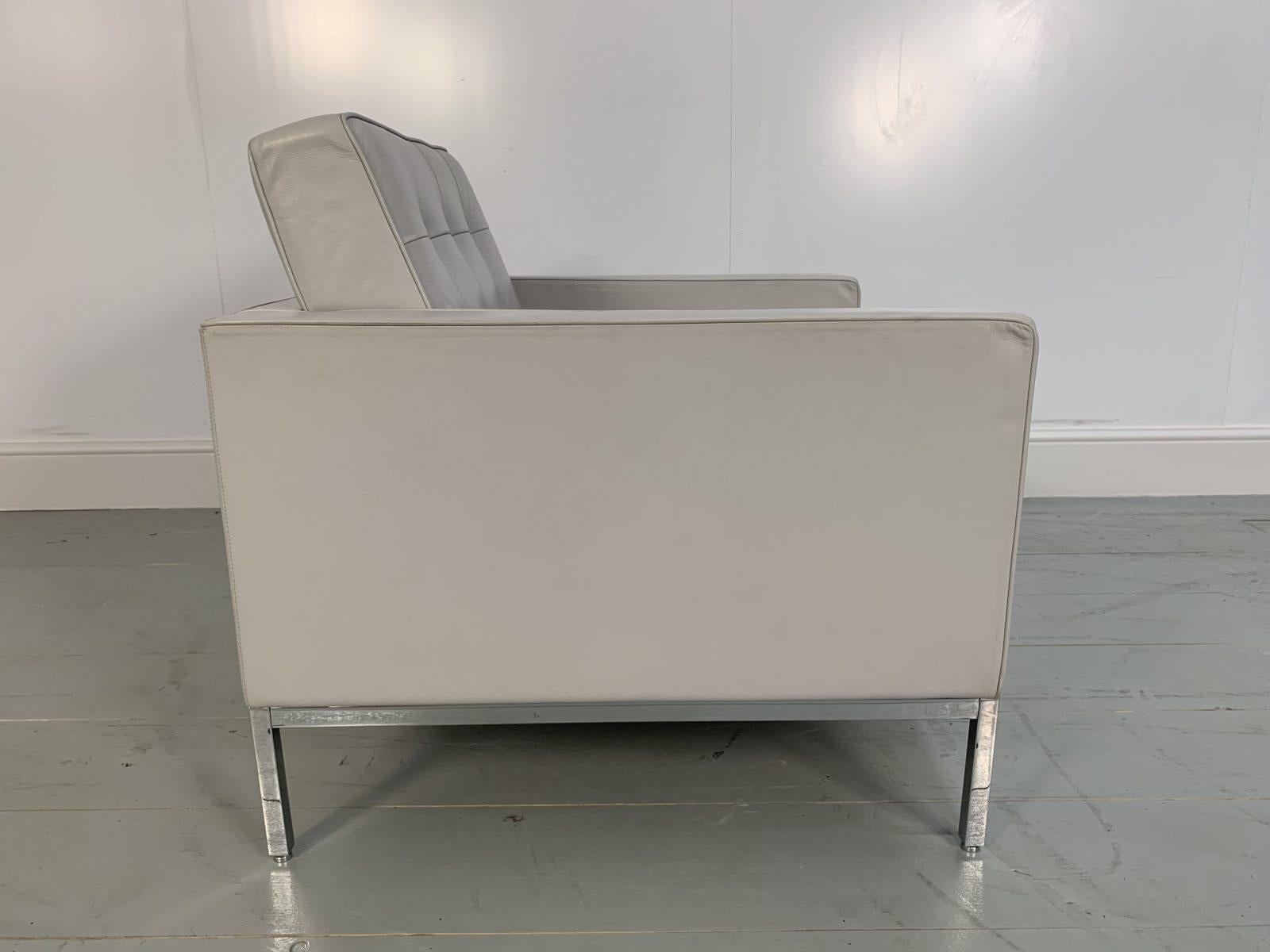 Knoll Studio “Florence Knoll” Lounge Chair Armchair in Pale Grey “Volo” Leather In Good Condition For Sale In Barrowford, GB