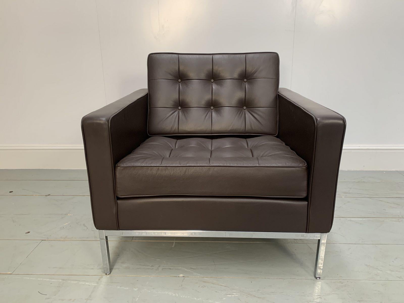 Knoll Studio “Florence Knoll” lounge chair armchair in “Sabrina” mahogany brown leather – 4 available

On offer on this occasion is a rare, original “Florence Knoll” lounge chair (remarkably, one of four identical pieces available at present) from