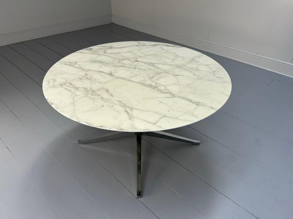 Contemporary Knoll Studio 