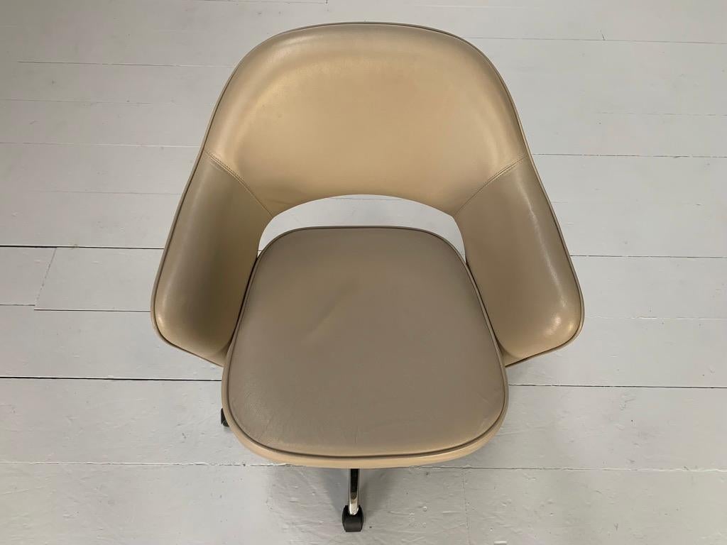 Contemporary Knoll Studio 