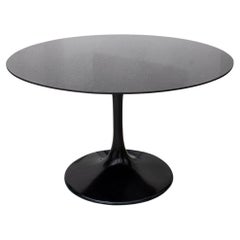 Vintage Knoll Style Circular Black Tulip Table
