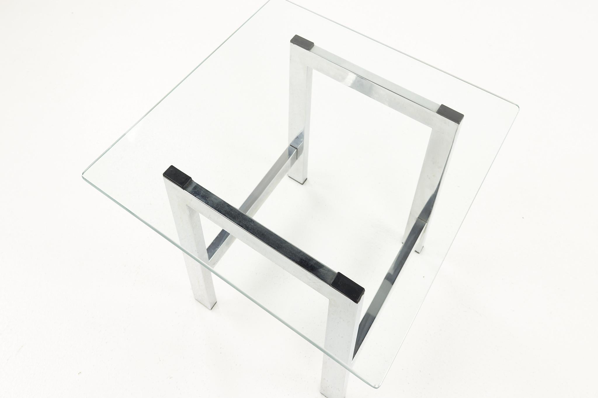 Knoll Style Mid Century Chrome and Glass Side Table For Sale 4