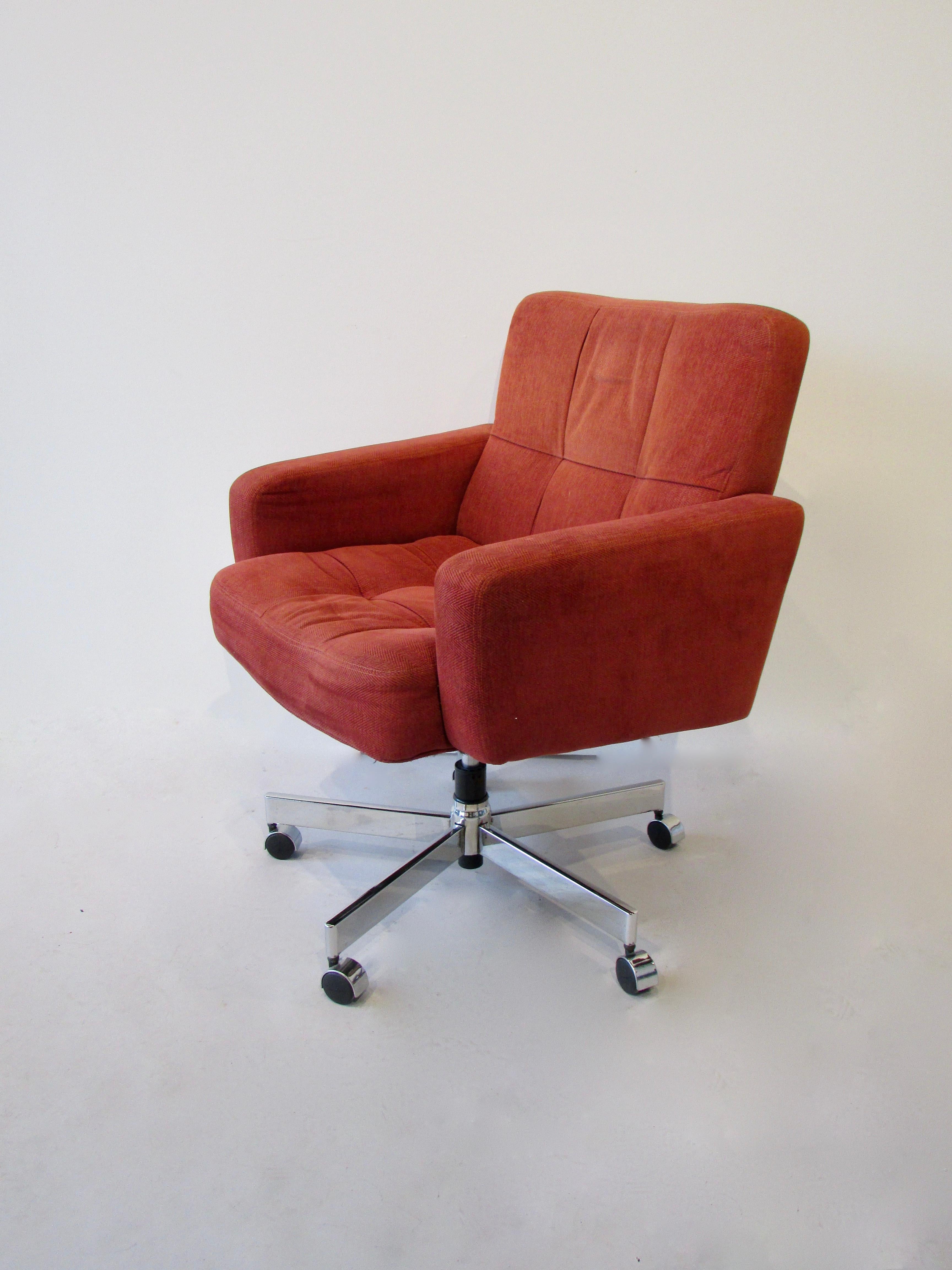 Mid-Century Modern Knoll Style Swivel and Tilt Desk Chair on Casters by Fortress California