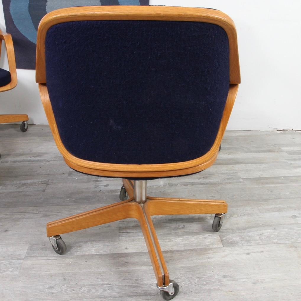 Knoll Task Arm Chairs. by Bill Stephens In Good Condition For Sale In New London, CT