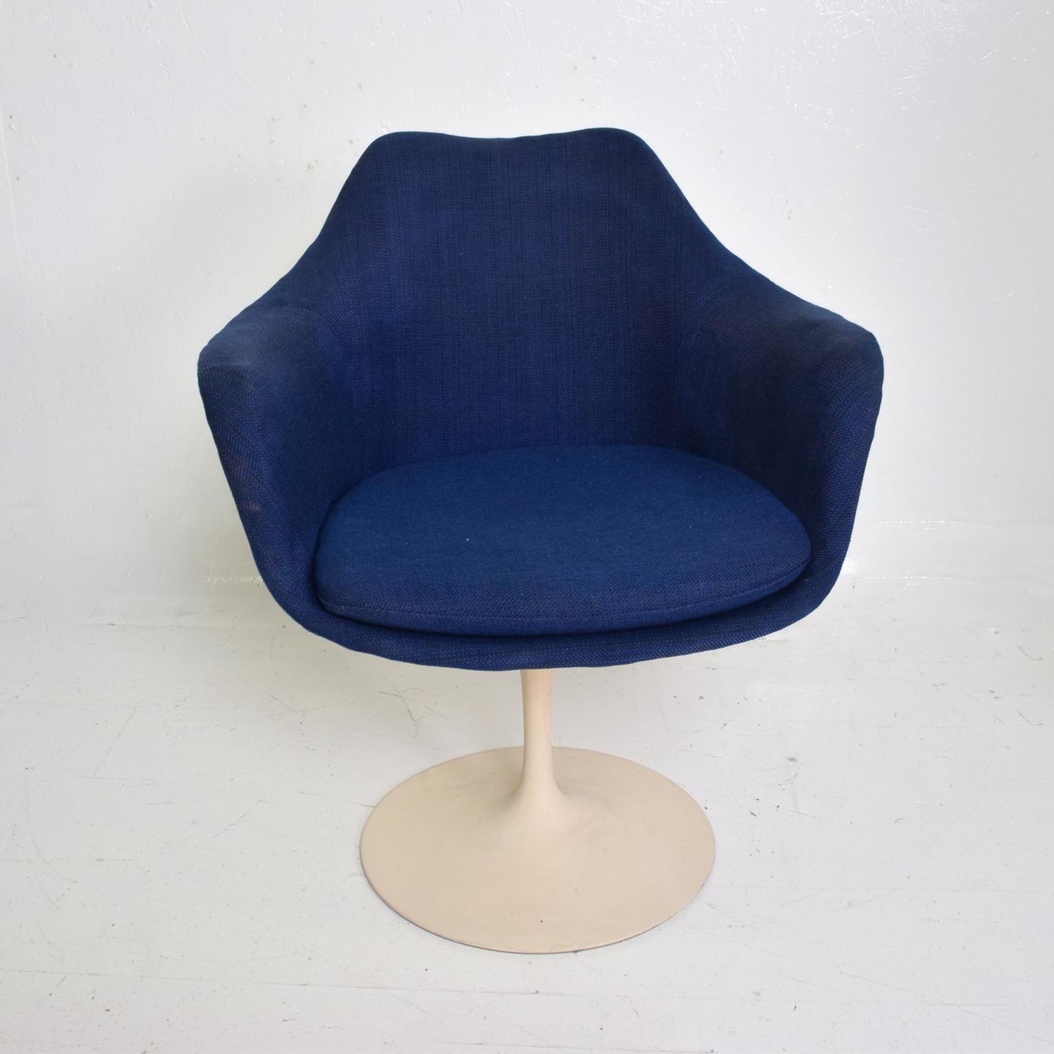 Mid-20th Century Knoll Tulip Chair 1956 by Eero Saarinen Mid-Century Modern