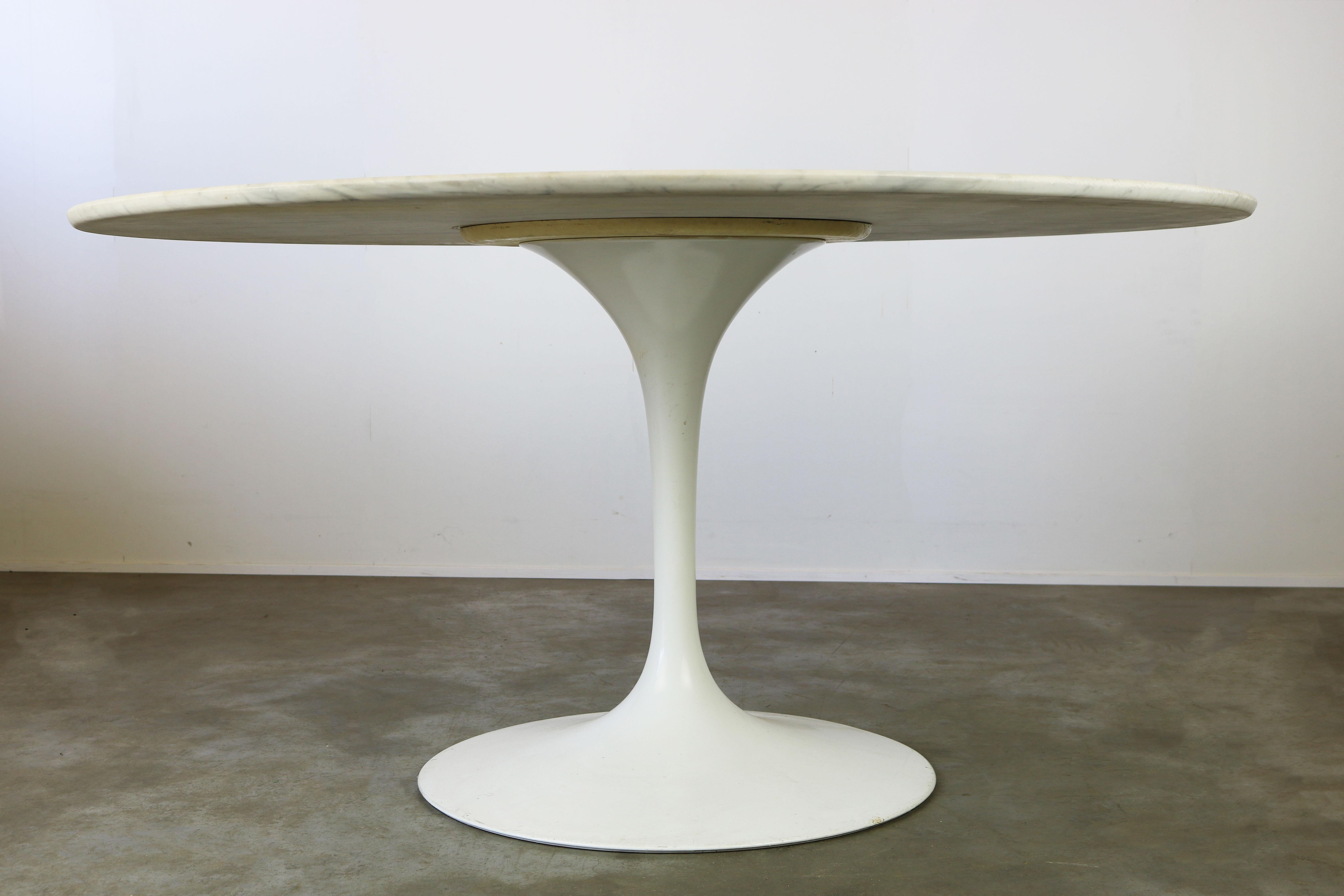 Knoll Tulip Dining Set by Eero Saarinen 1960s Large Marble Table Armchairs For Sale 4