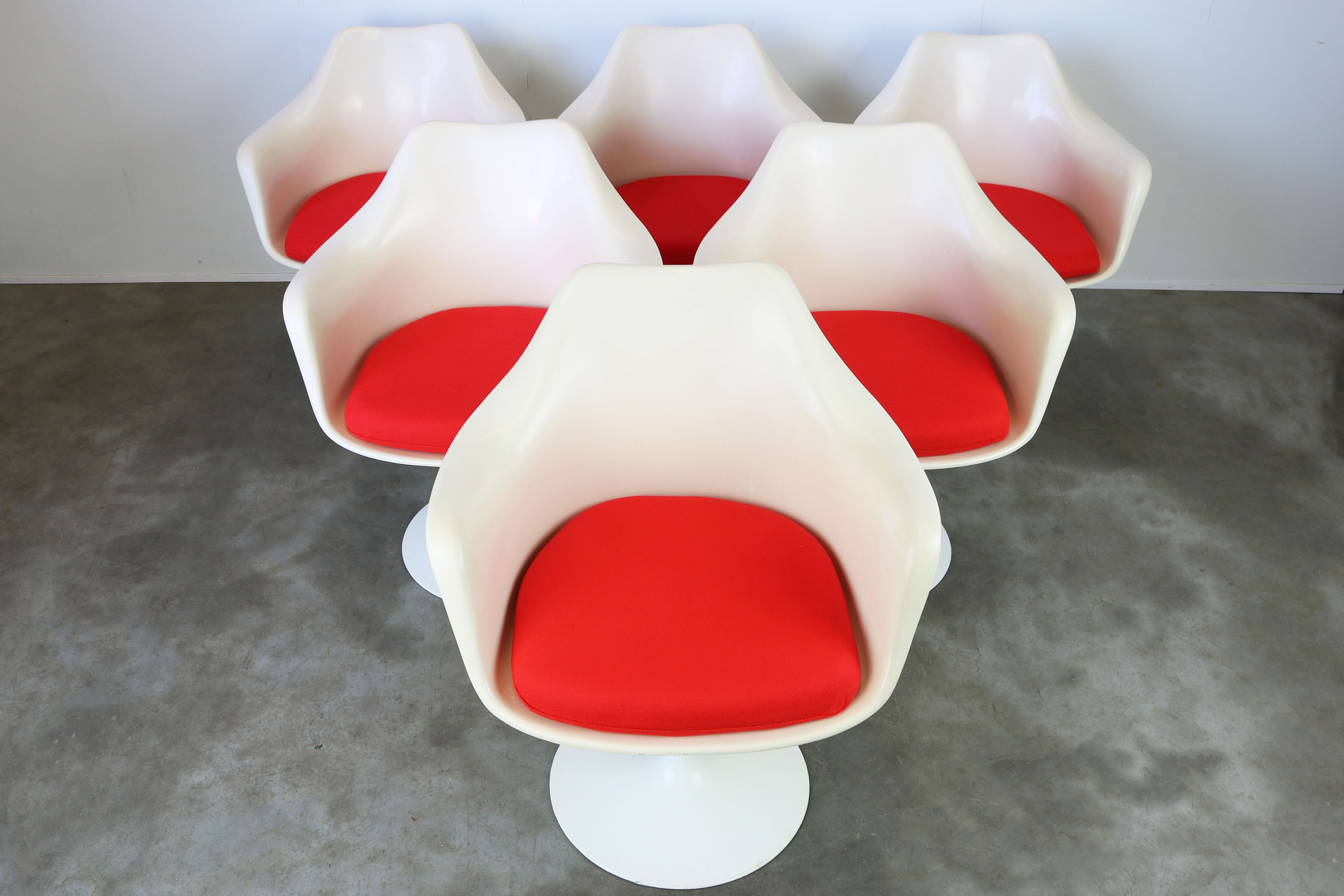Mid-20th Century Knoll Tulip Dining Set by Eero Saarinen 1960s Large Marble Table Armchairs For Sale