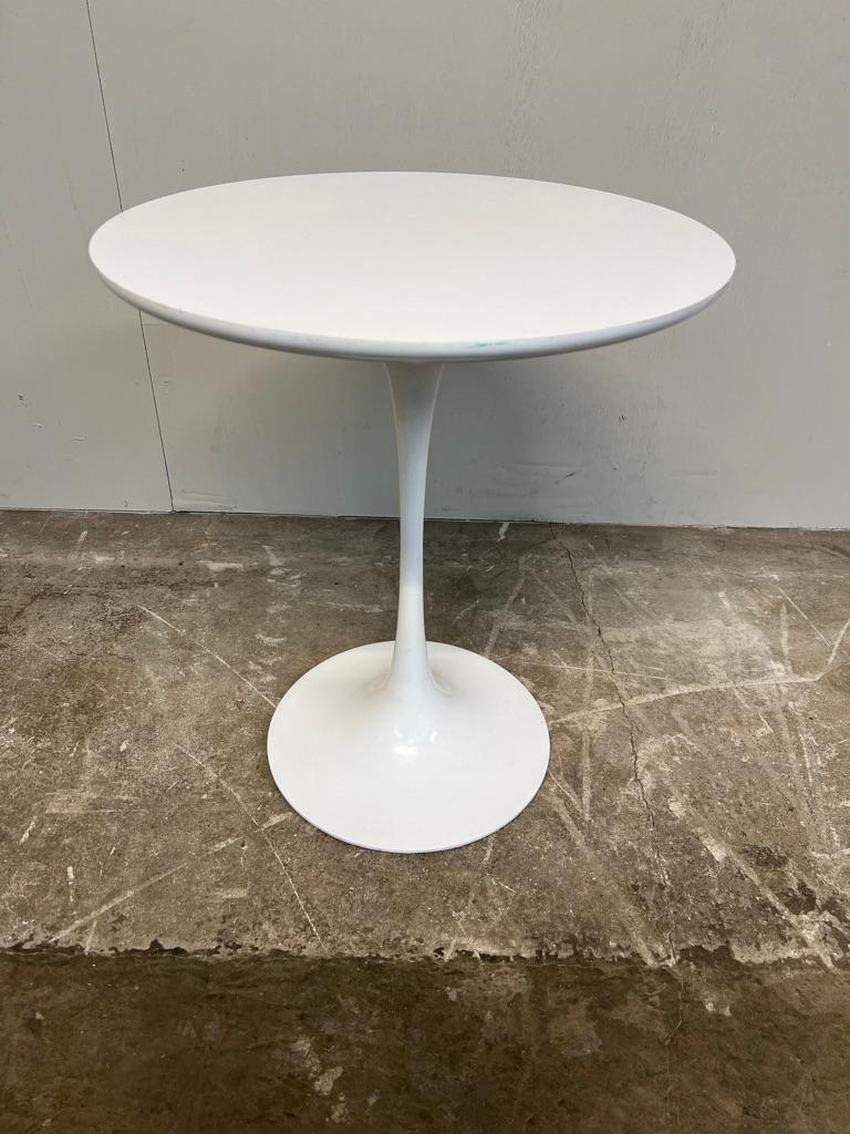 Eero Saarinen for Knoll — Oval Tulip Table, Circa 1965

Designed in 1958 by Eero Saarinen, the iconic Tulip Table remains one of the most influential pieces in modern design. This example features a sleek white-painted pedestal base paired with an