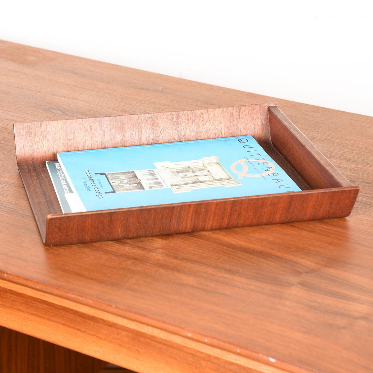 Knoll Vintage Bentwood Walnut Desk Inbox Tray In Good Condition For Sale In Kensington, MD