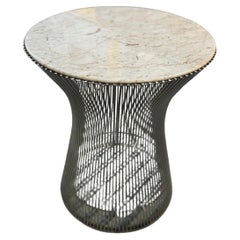 Knoll& Waren PLATNER, Pair of steel side tables, beige veined white marble top