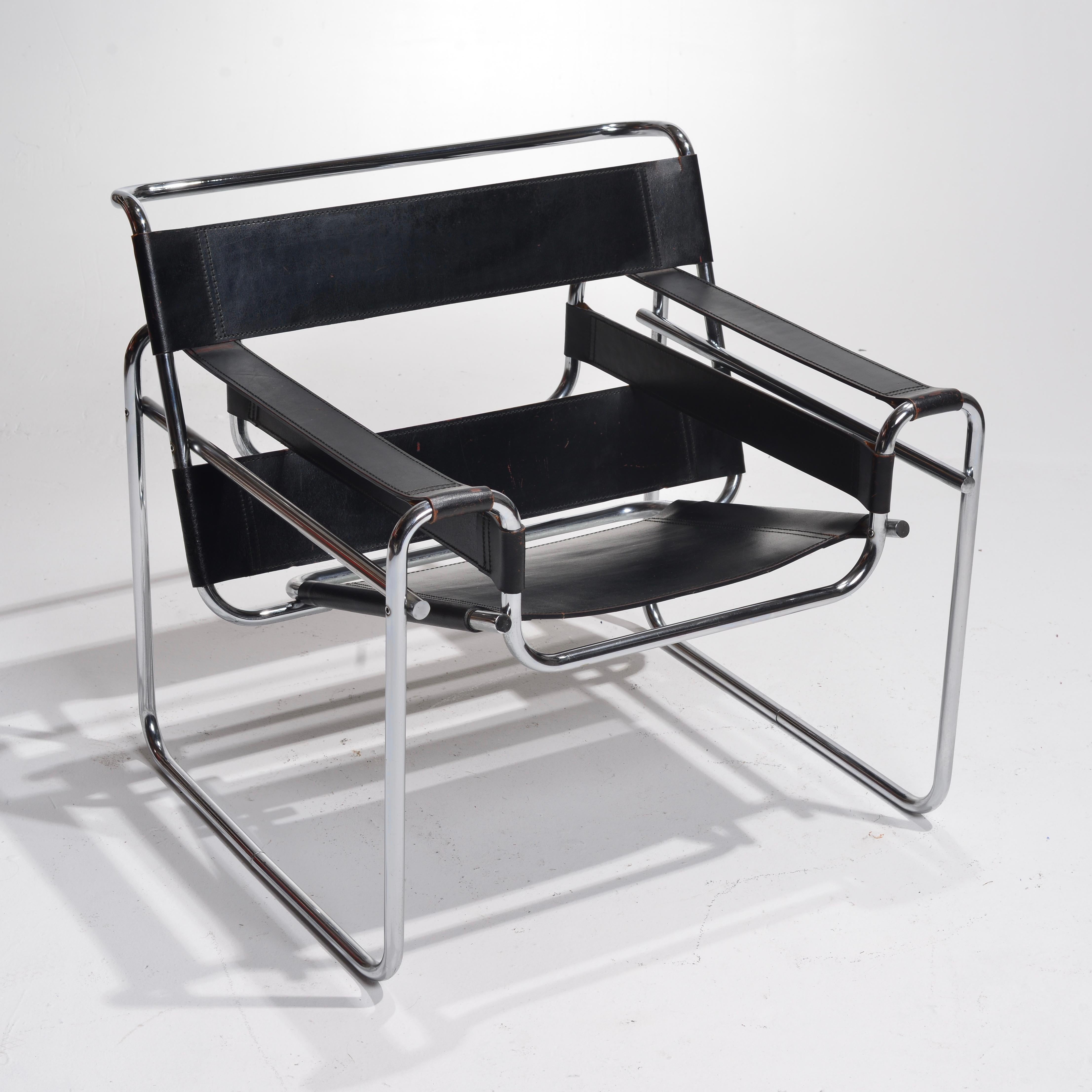 ntroduction du fauteuil Knoll Wassily B3 par Marcel Breuer pour Gavina - Un classique moderne de 1960

Le fauteuil Wassily B3 de Knoll, conçu par le visionnaire Marcel Breuer pour Gavina en 1960, est un meuble emblématique qui illustre les