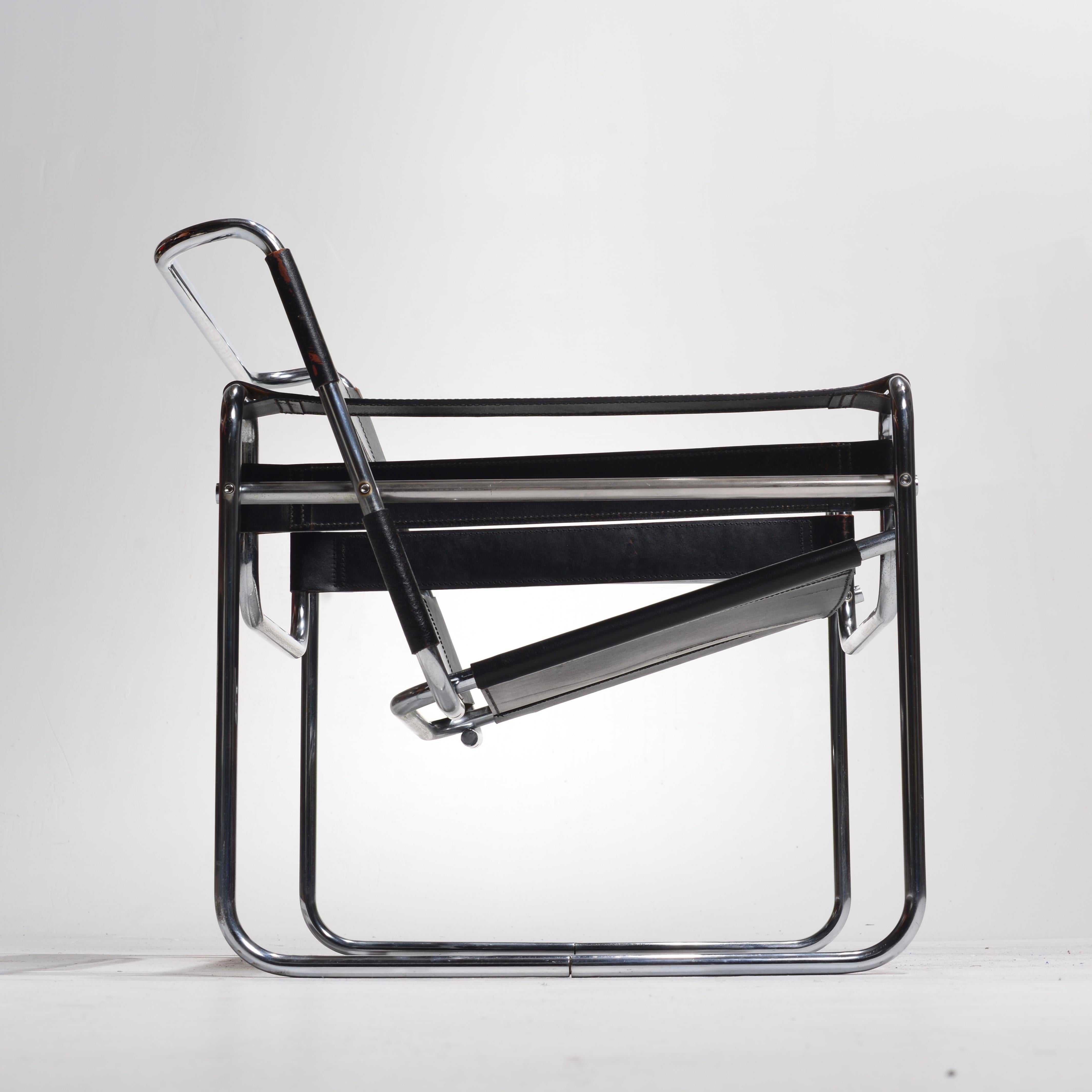 Italian Knoll Wassily B3 Armchair By Marcel Breuer For Gavina 1960 For Sale