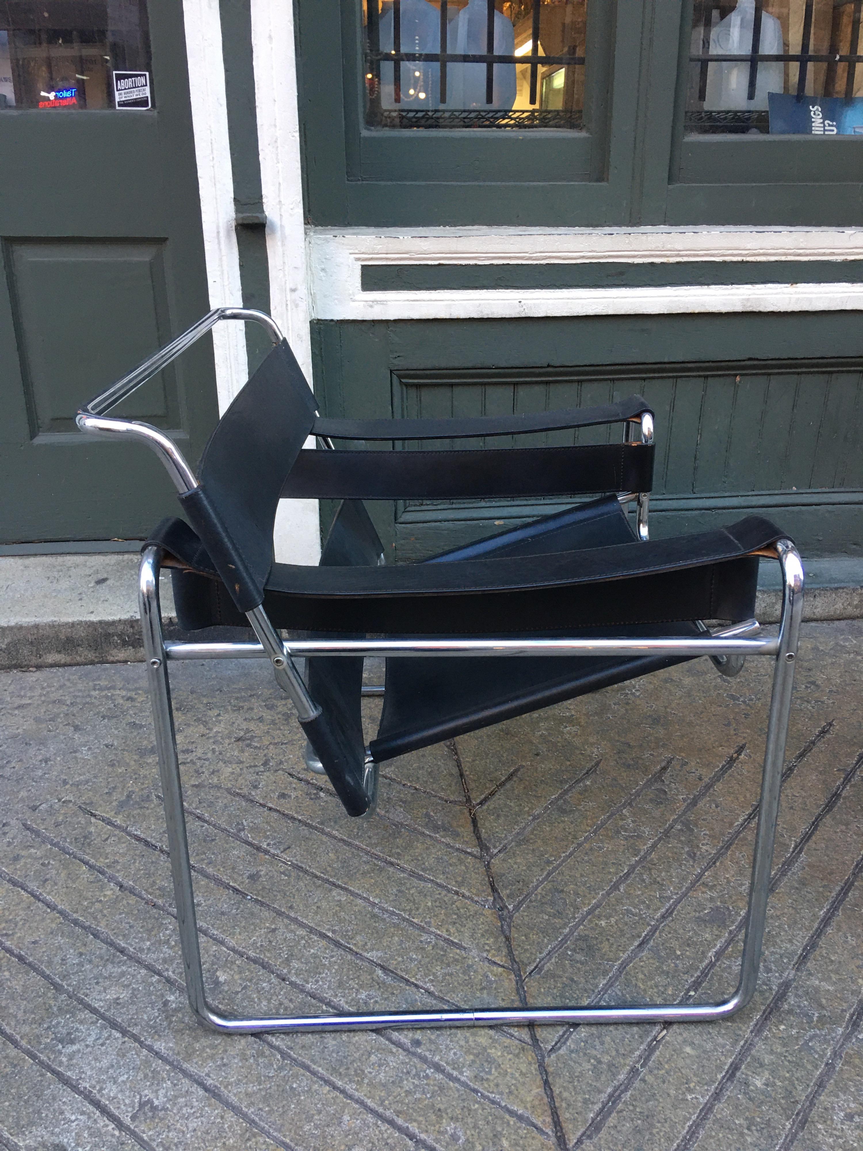 Knoll Wassily Chair by Marcel Breuer in Black Leather In Good Condition In Philadelphia, PA