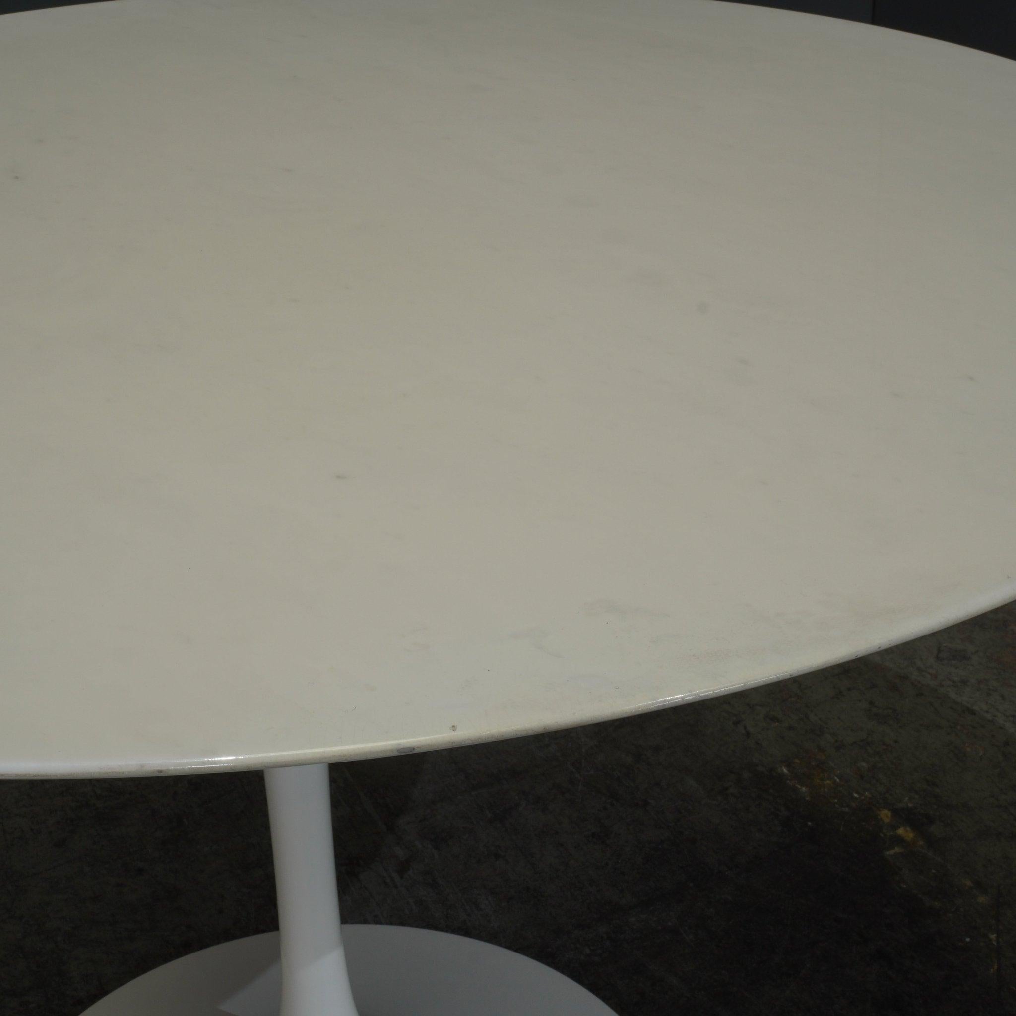 Aluminum Knoll White Dining Table by Eero Saarinen