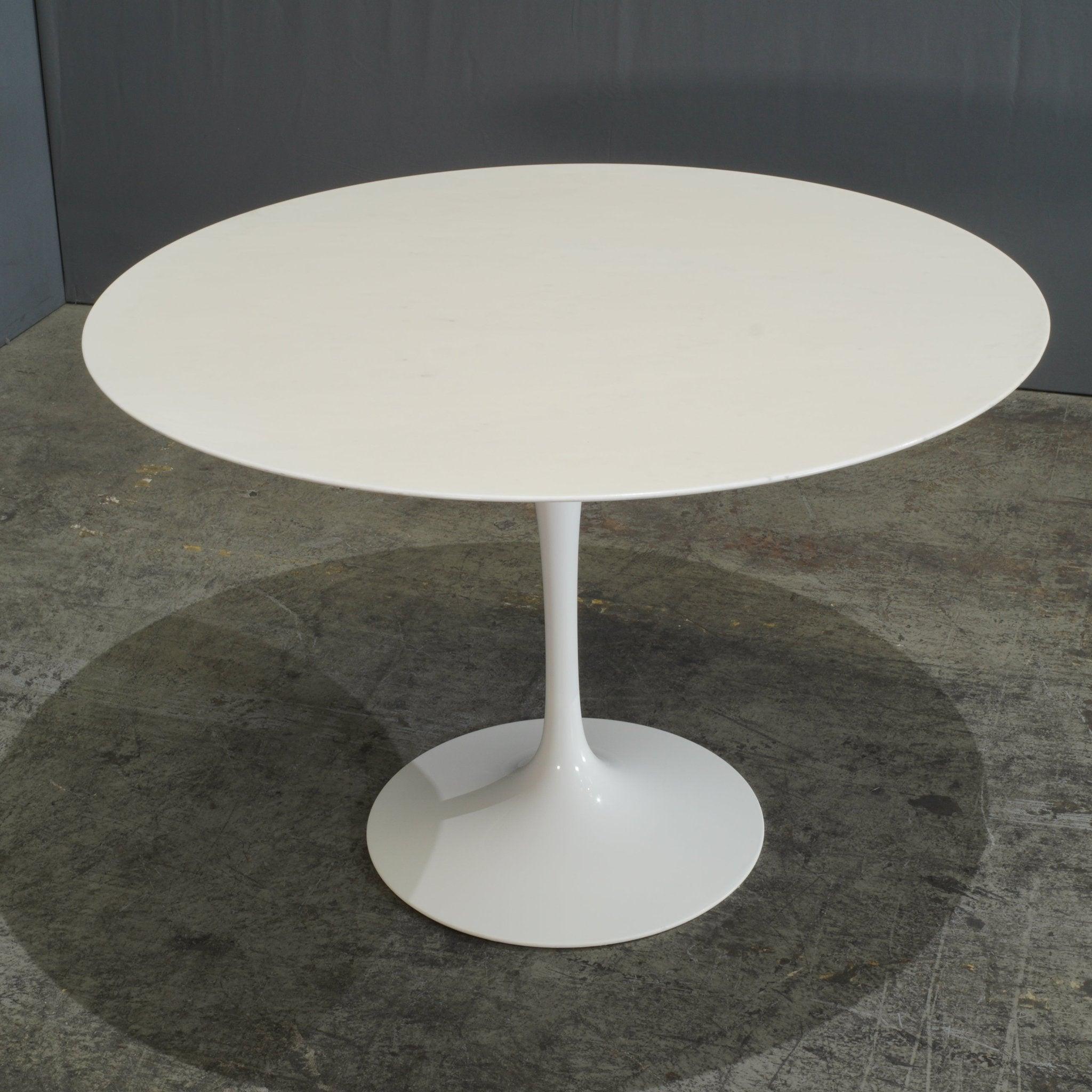 Knoll White Dining Table by Eero Saarinen 2