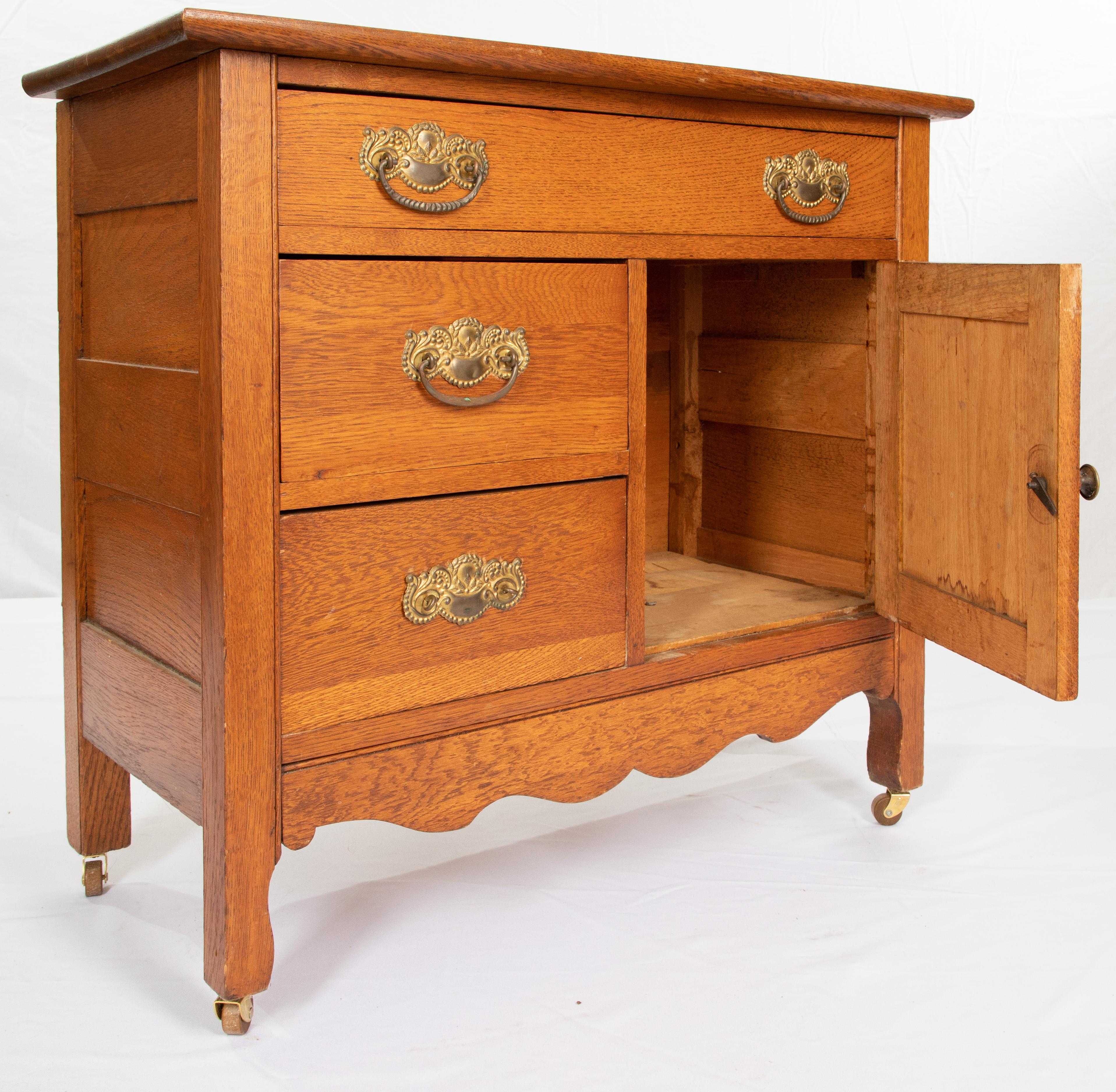 Victorian Knostman & Peterson Washstand For Sale