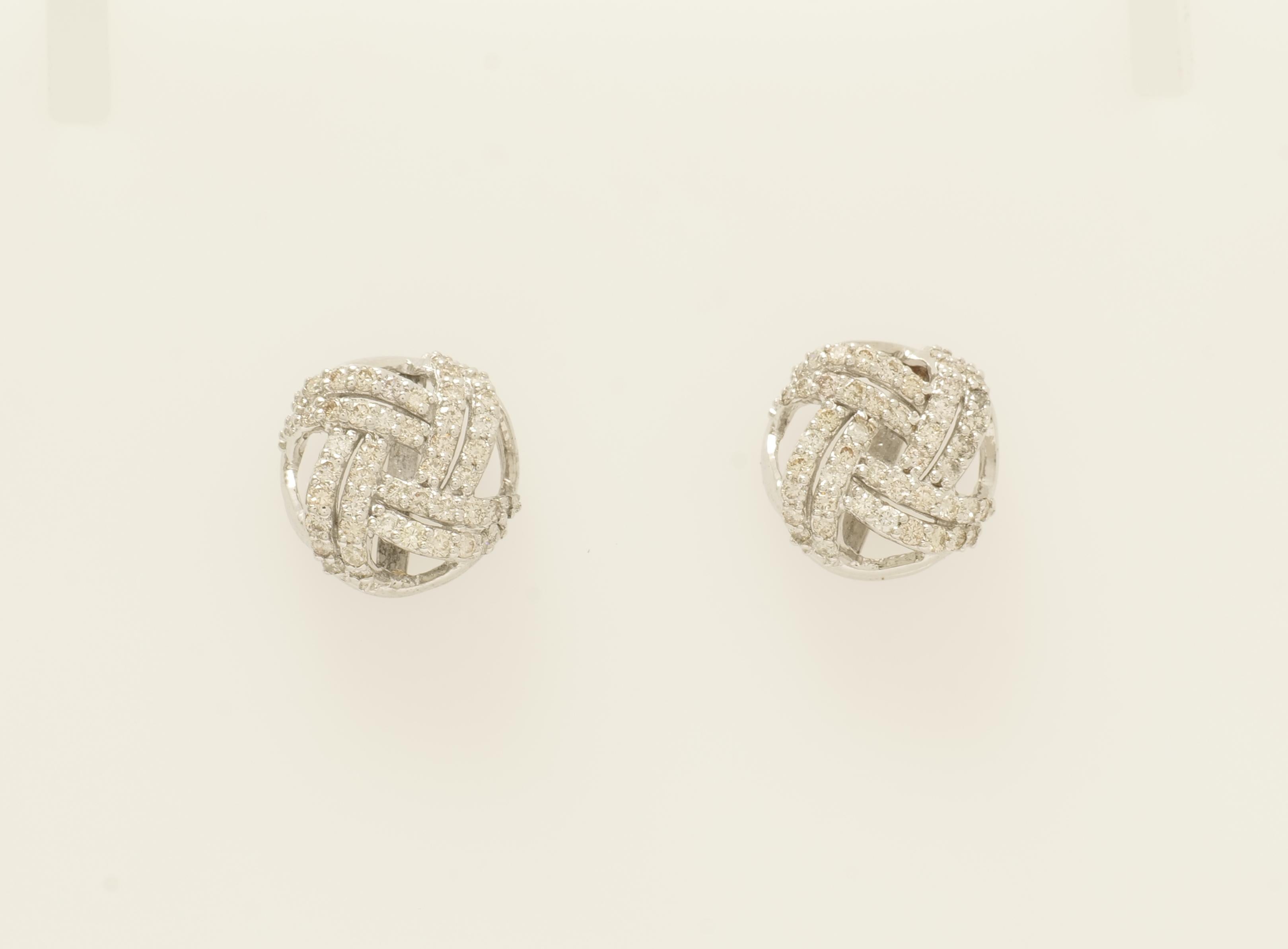 Pendientes de oro macizo de 14k con diamantes en forma de nudo (certificados) en venta 2