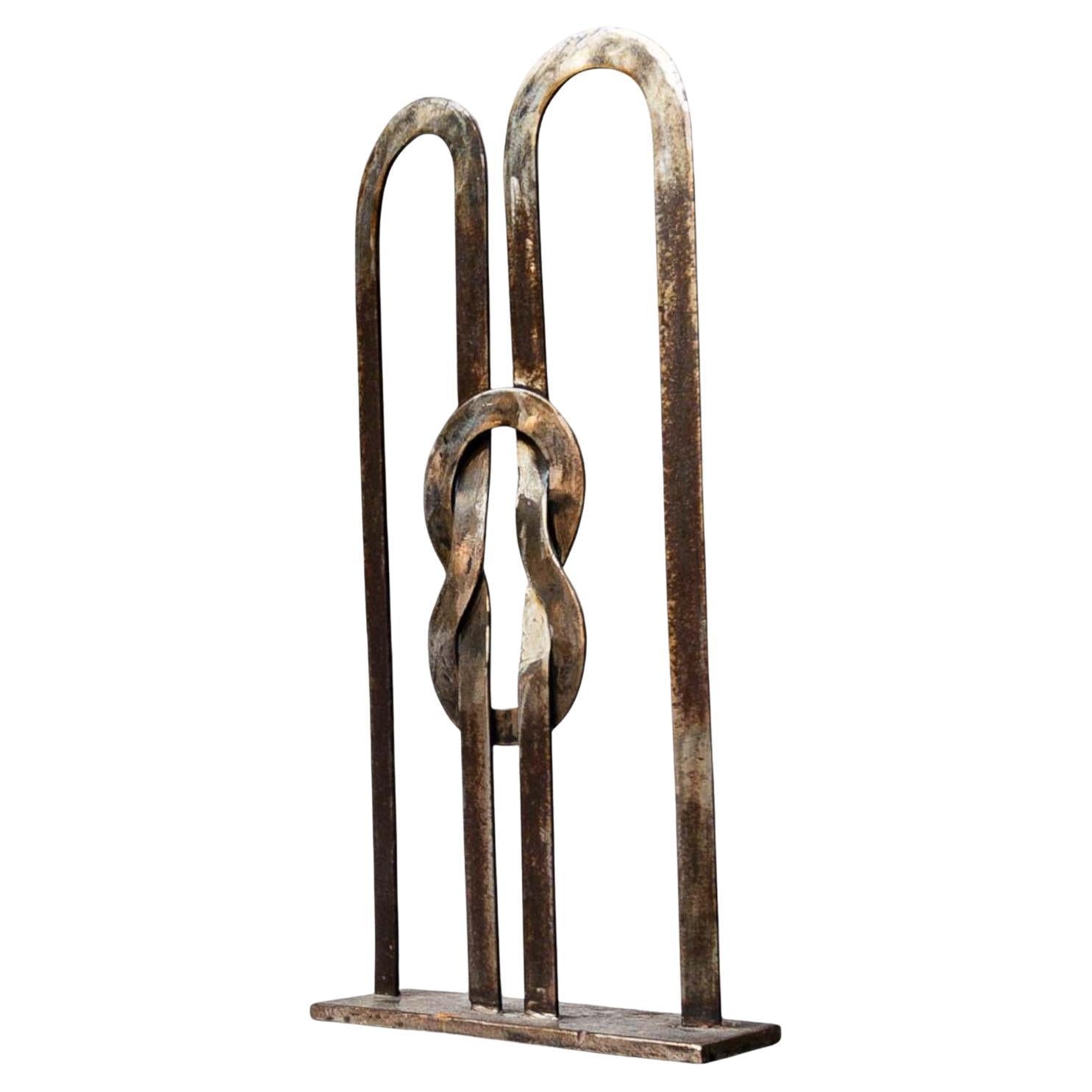 Escultura de metal "Nudo" a la manera de Shinkichi Tajiri, años 60 en venta