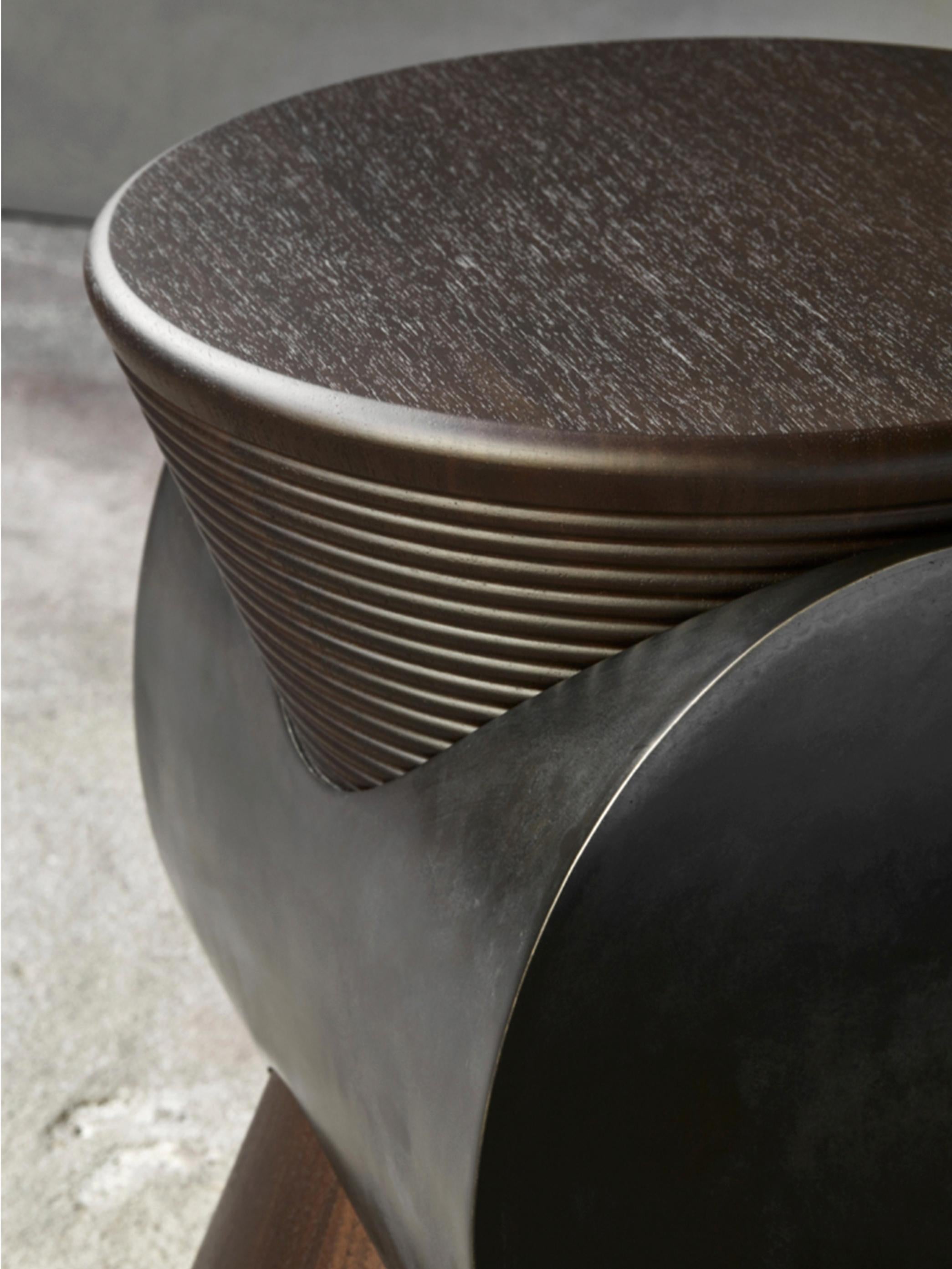 Table d'appoint KNOT conçue par Dan Yeffet pour la Collection Particuliere en vente 1