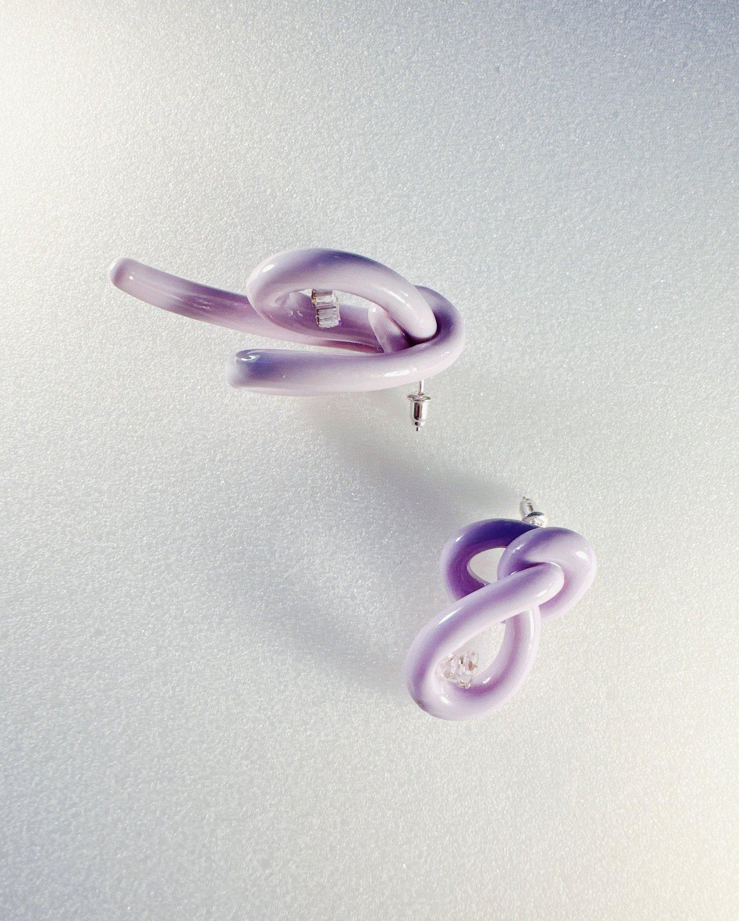 Knots in Puzzle Stud Earrings In New Condition For Sale In Brooklyn, NY